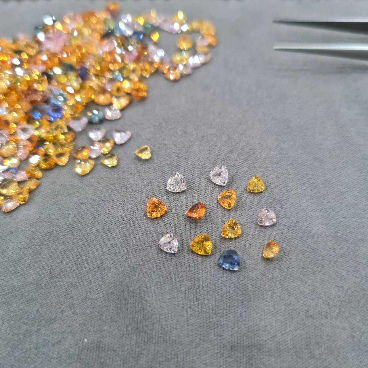 12 Pcs Sapphite Trillion Cut | 2.50-4mm Mix Sizes | Untreated - The LabradoriteKing