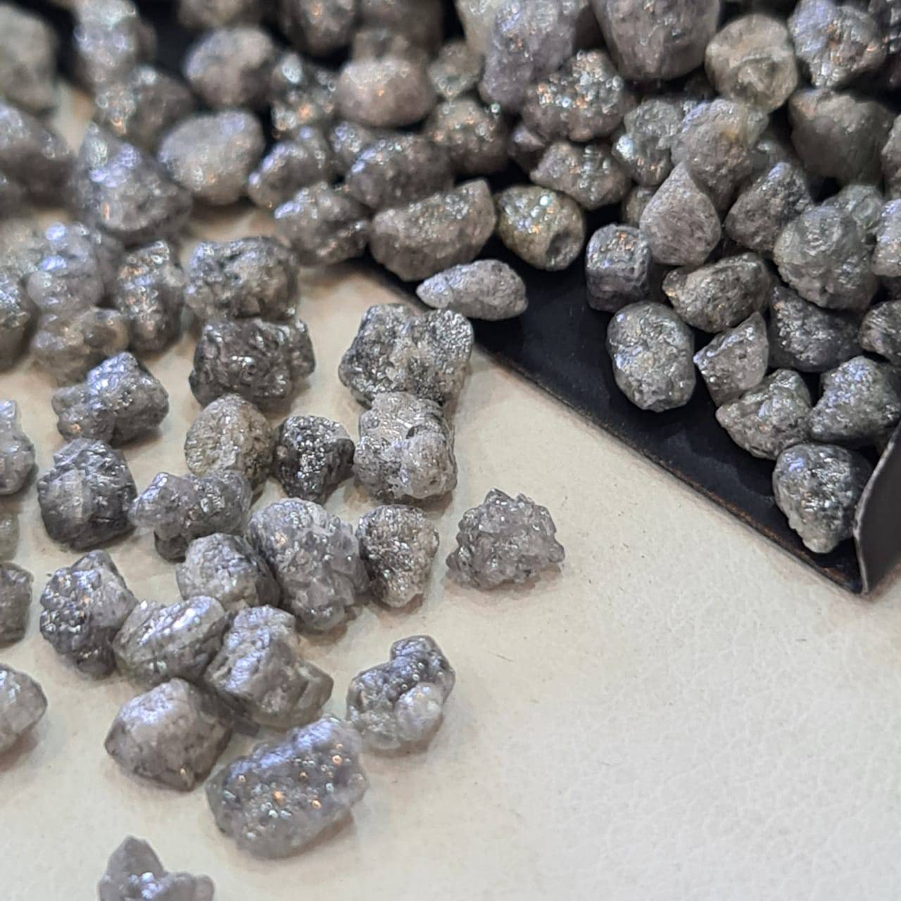 15 Pcs Natural Diamonds | Salt and pepper Raw roughs | 5-8mm - The LabradoriteKing