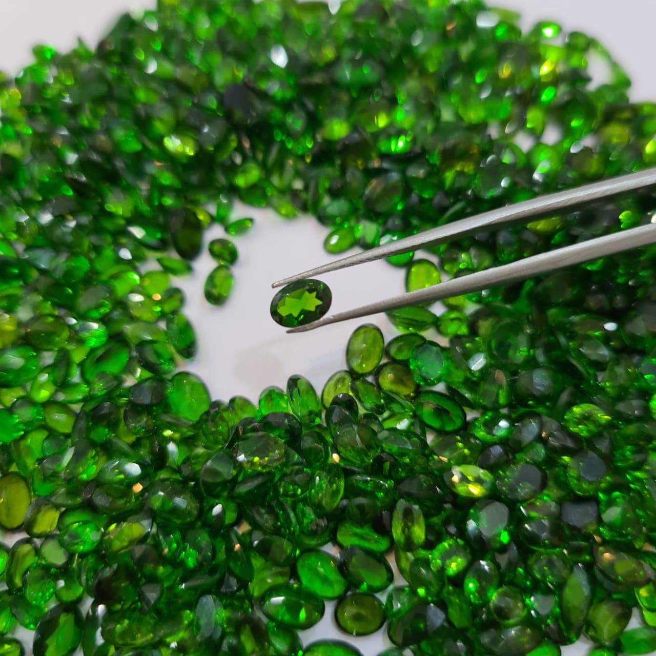 20 Pcs Chrome Diopside Ovals | Top quality - The LabradoriteKing