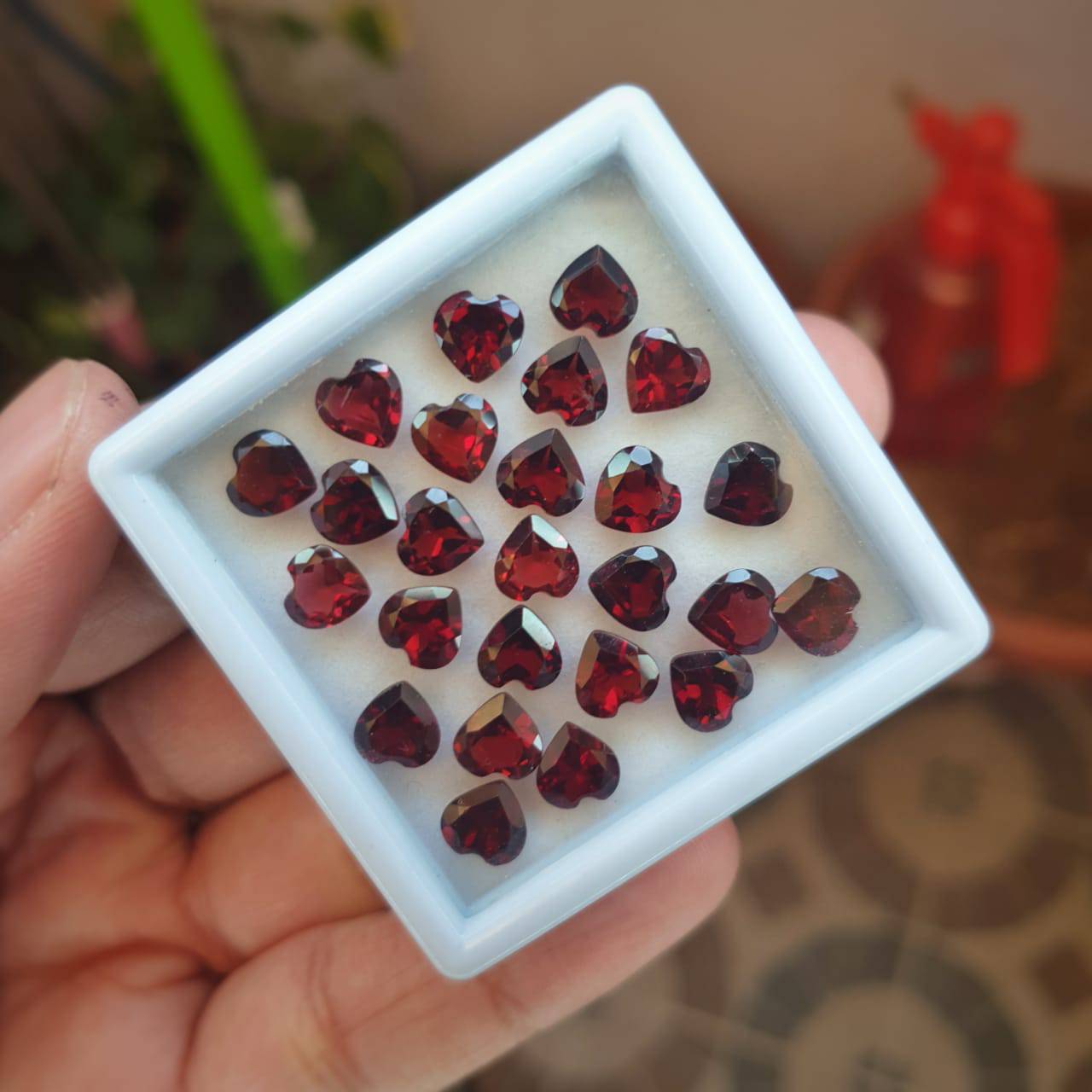 20 Pcs Garnet Mozambique | Hearts Shapes 5mm - The LabradoriteKing