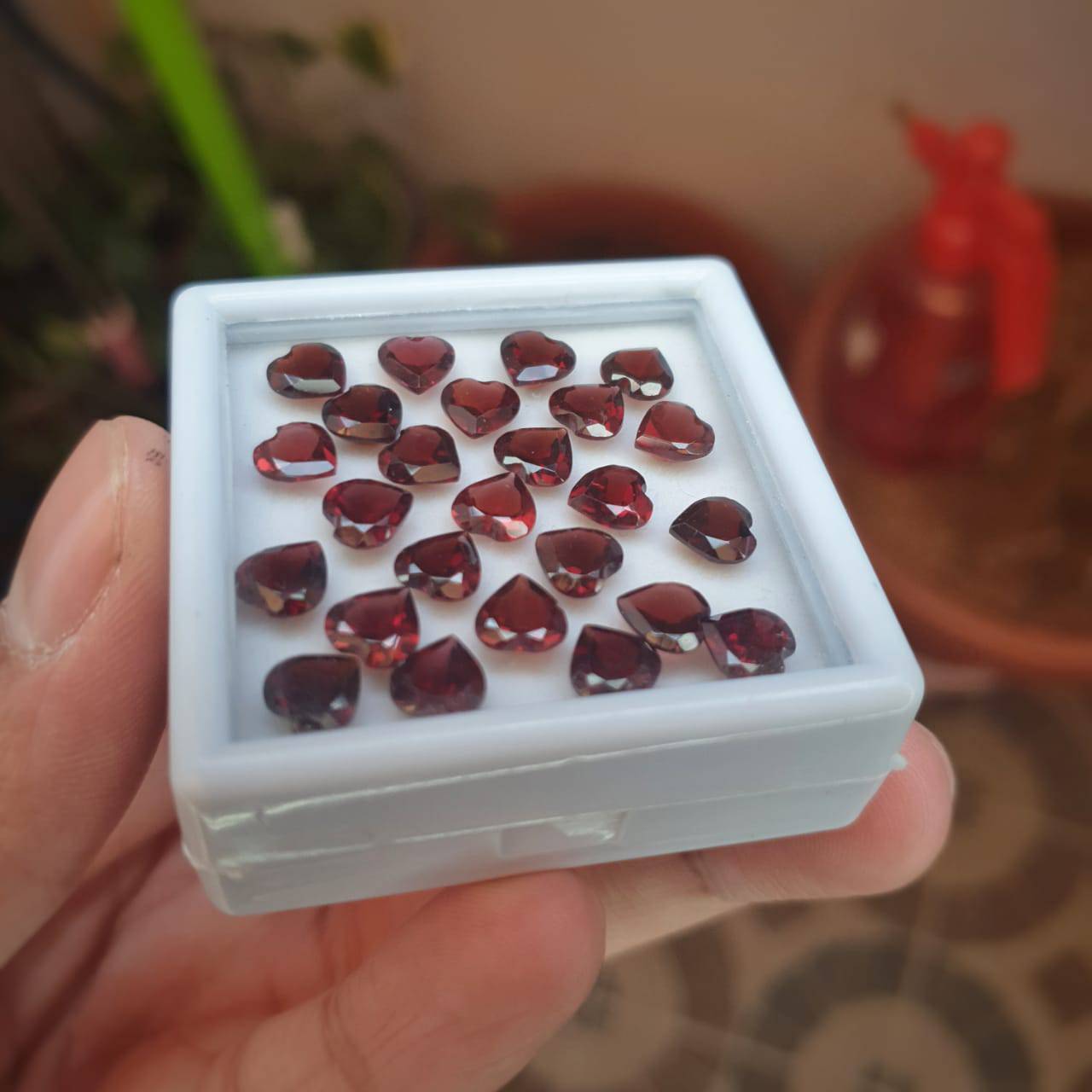 20 Pcs Garnet Mozambique | Hearts Shapes 5mm - The LabradoriteKing