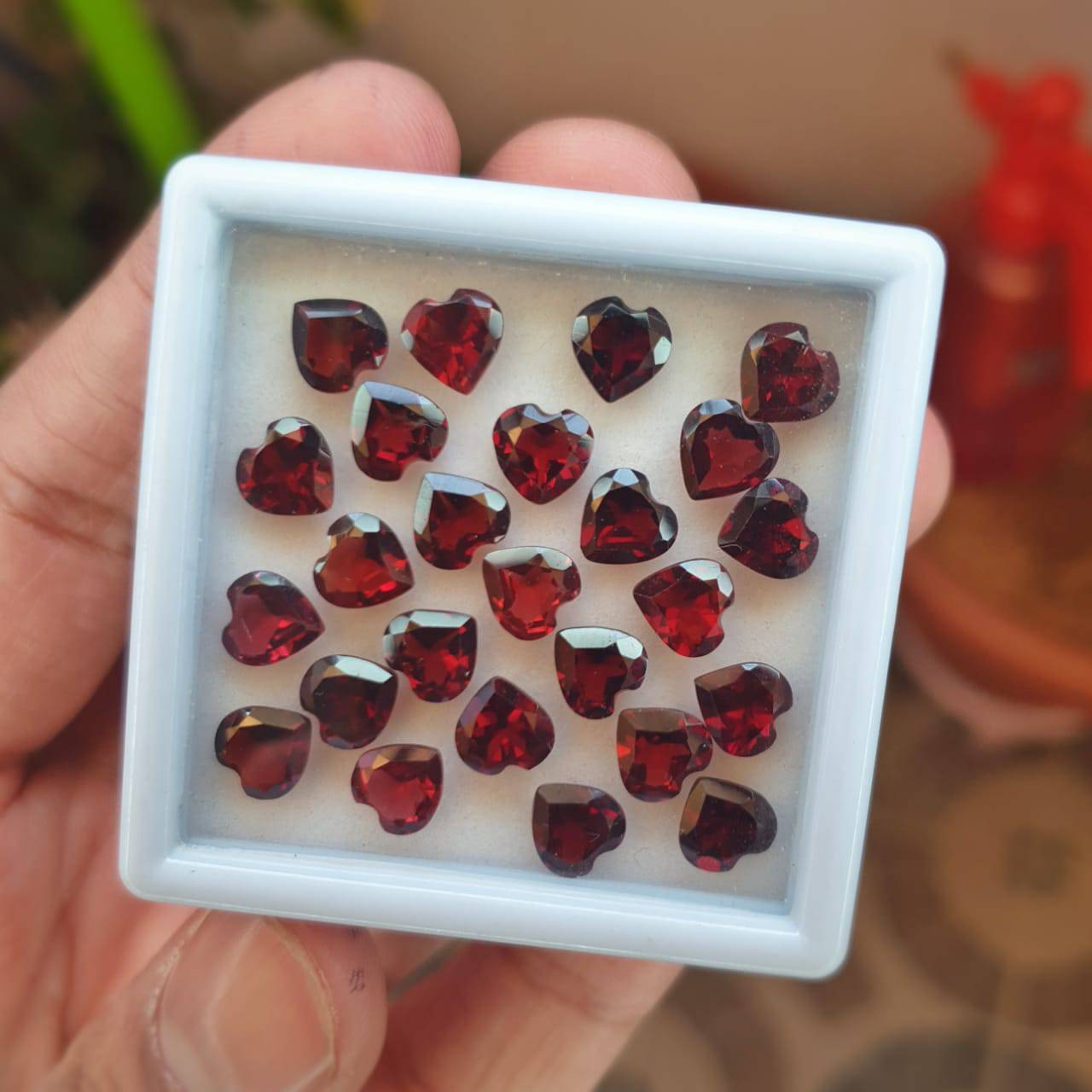 20 Pcs Garnet Mozambique | Hearts Shapes 5mm - The LabradoriteKing