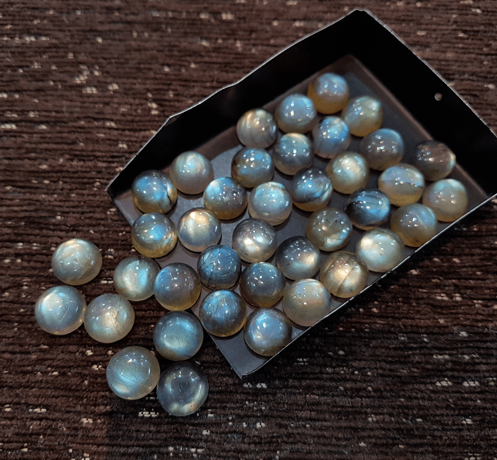 20 Pcs Labradorite 8mm Round Cabochons Flat back Lot - The LabradoriteKing