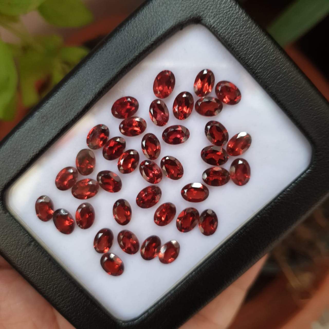 20 Pcs Natural Garnets Calibrated Oval 7x5mm Mozambique Mined - The LabradoriteKing