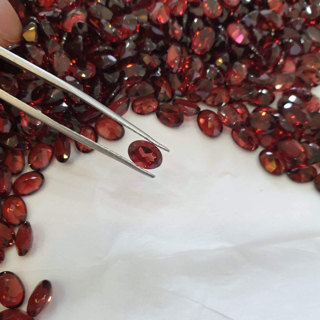 20 Pcs Natural Garnets Calibrated Oval 7x5mm Mozambique Mined - The LabradoriteKing