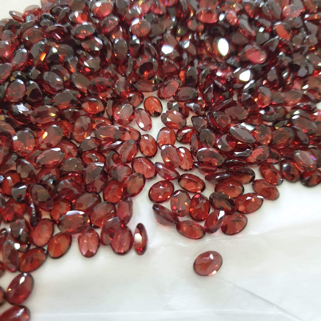 20 Pcs Natural Garnets Calibrated Oval 7x5mm Mozambique Mined - The LabradoriteKing