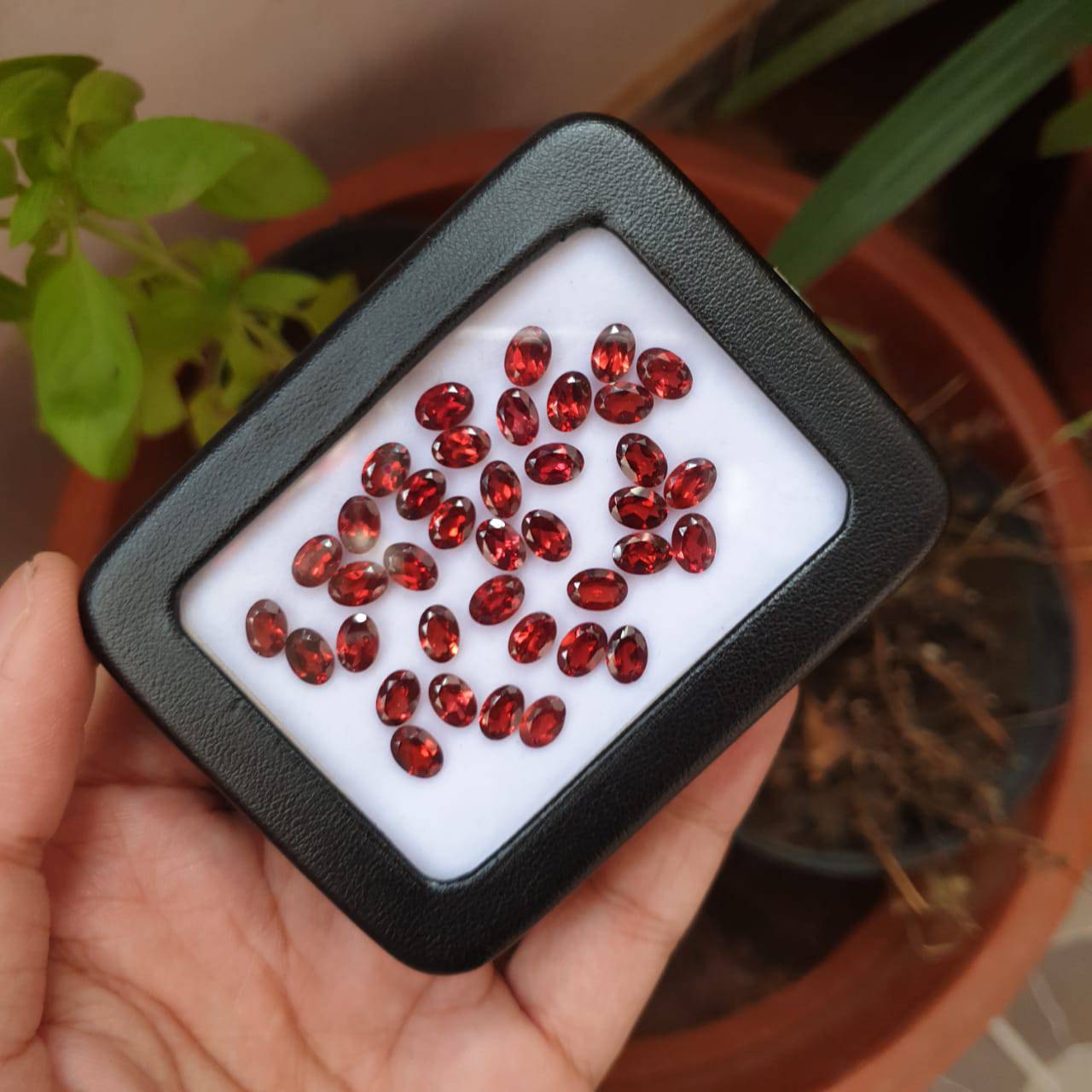 20 Pcs Natural Garnets Calibrated Oval 7x5mm Mozambique Mined - The LabradoriteKing