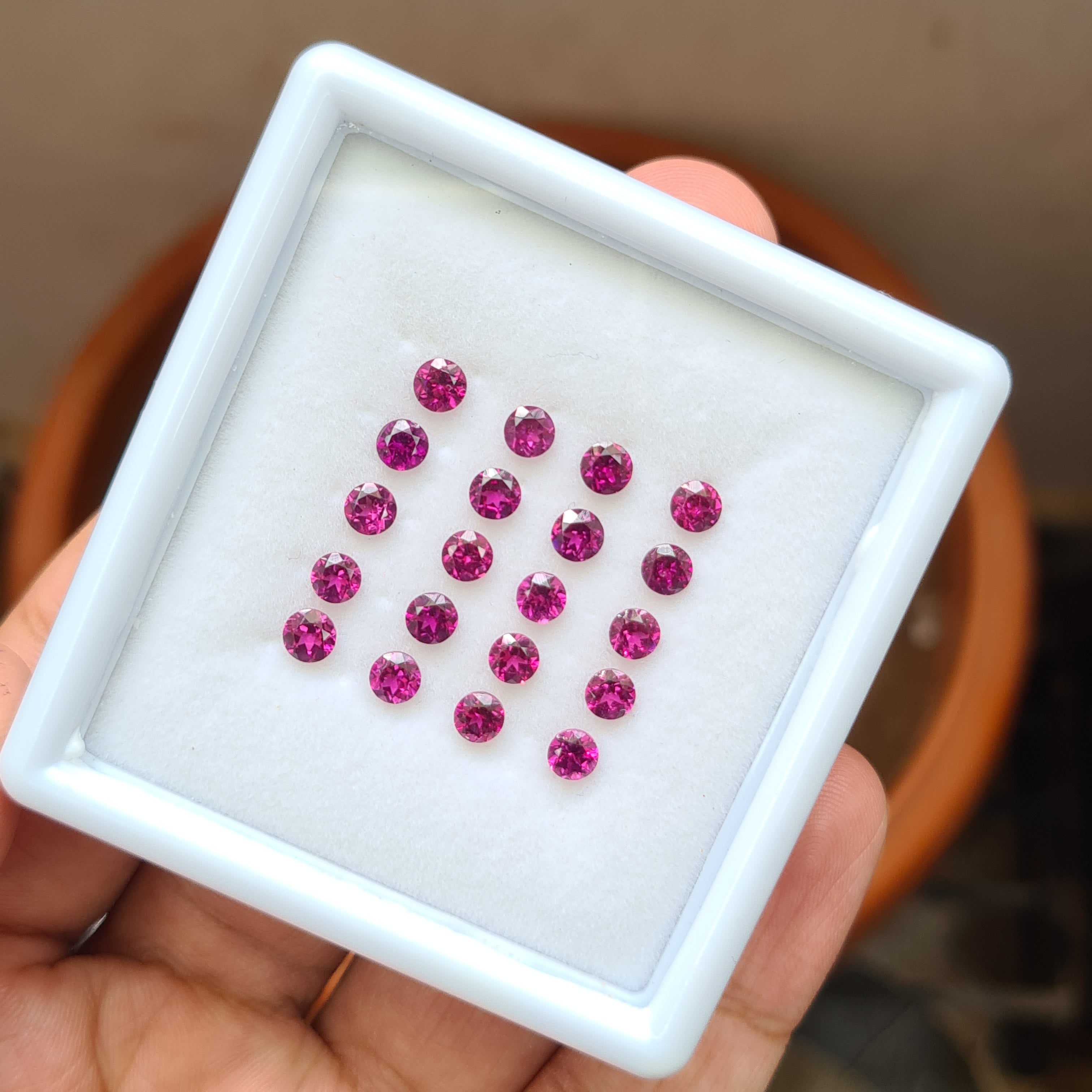 Natural Rhodolite Garnet Cut Faceted Gemstone Shape: Round 4mm and 5mm - The LabradoriteKing