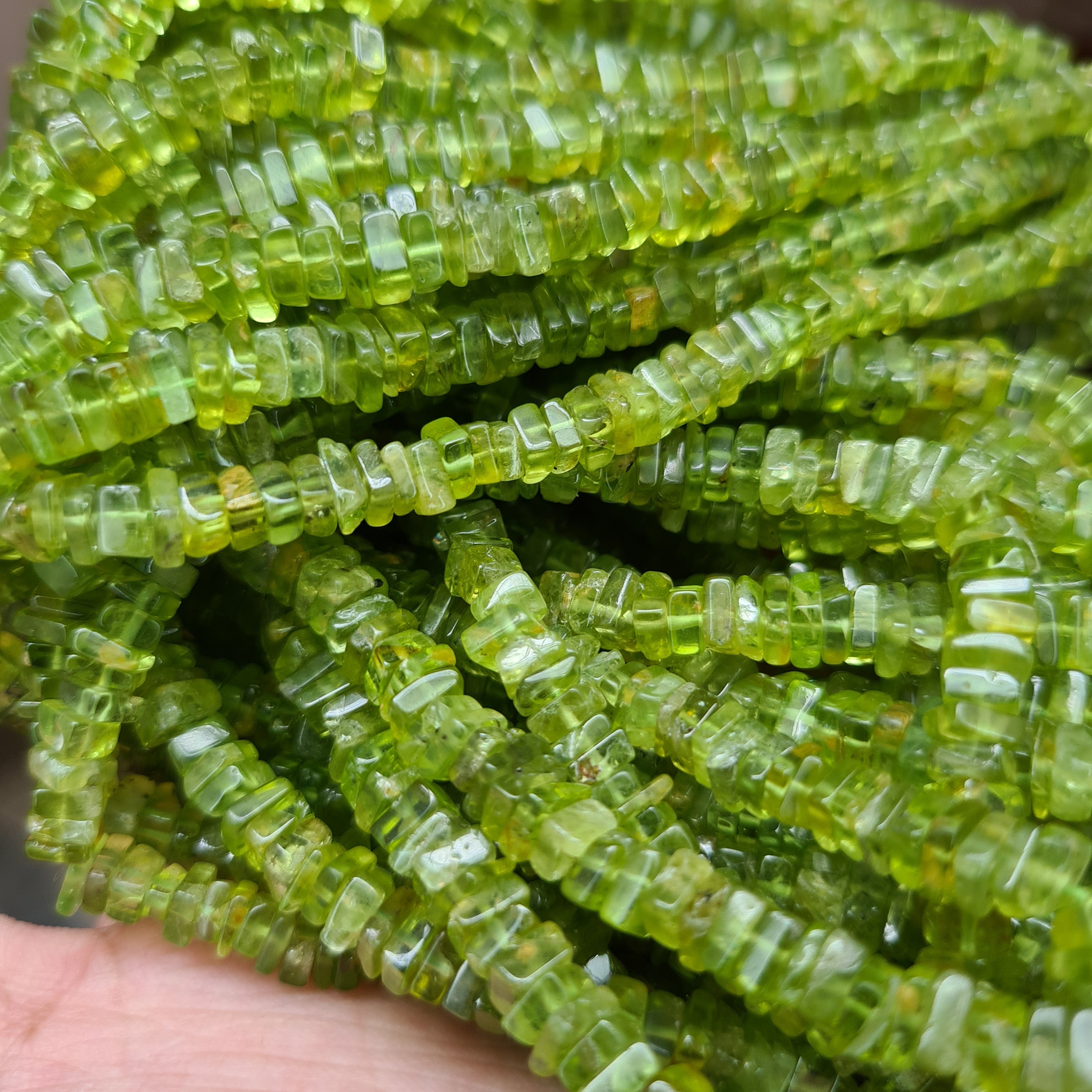 Natural Green Peridot Square Shape Beads Gemstone Size -4-5mm 17 Inches Full Gemstone - The LabradoriteKing