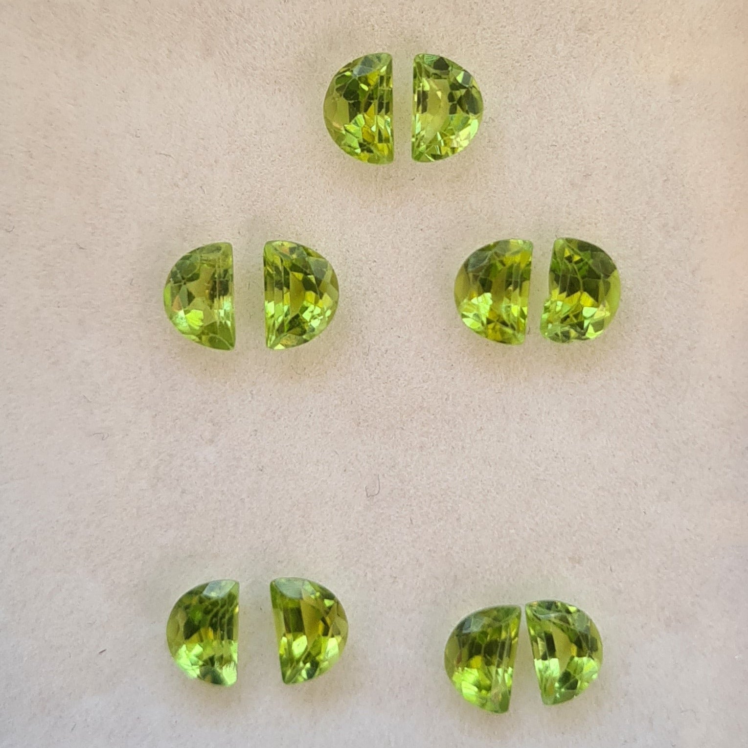 10 Pcs Natural Peridot Faceted Gemsonte Fancy Shpae Size: 6x4mm - The LabradoriteKing