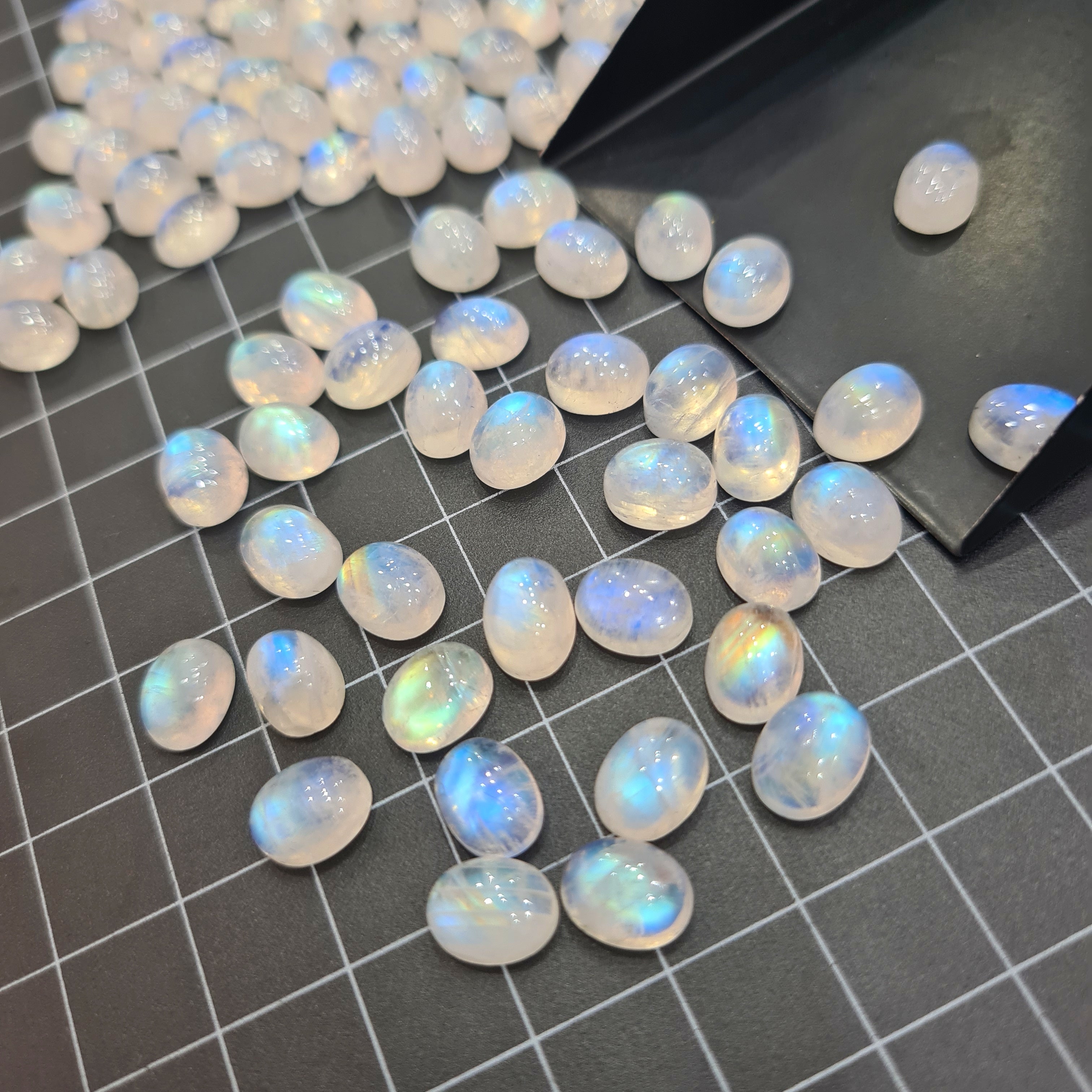 15 Pieces Natural Rainbow Moonstone Oval 9x7mm calibrated Cabochon Lot - The LabradoriteKing