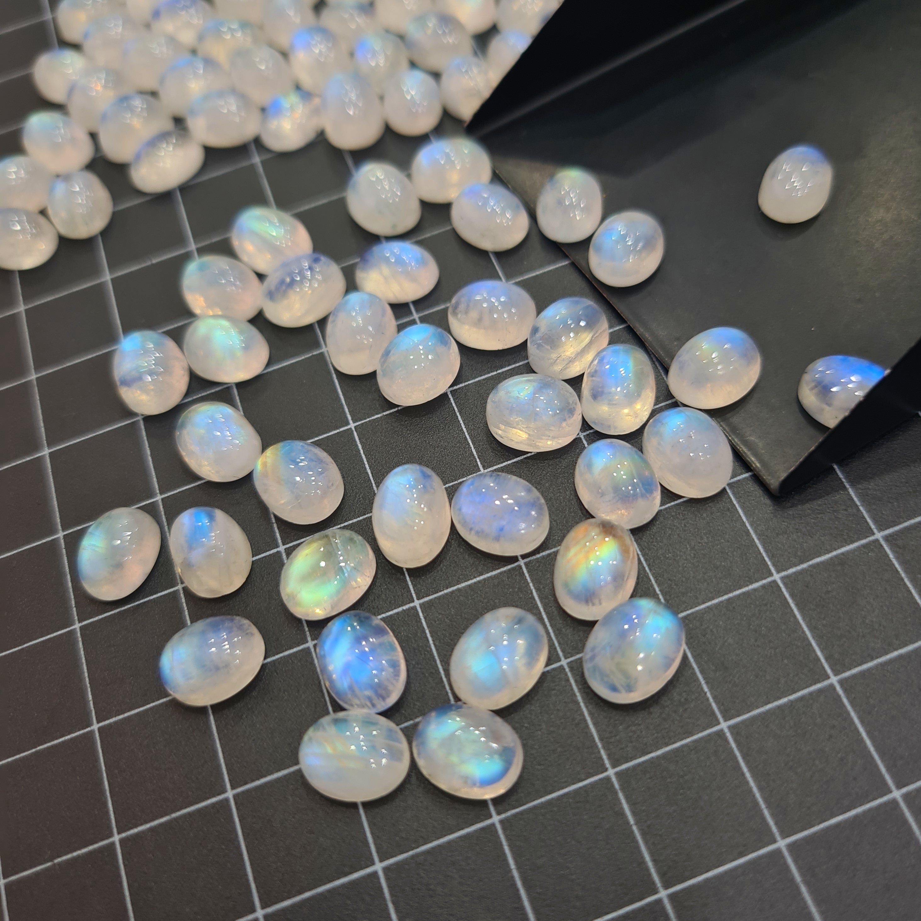 15 Pieces Natural Rainbow Moonstone Oval 9x7mm calibrated Cabochon Lot - The LabradoriteKing