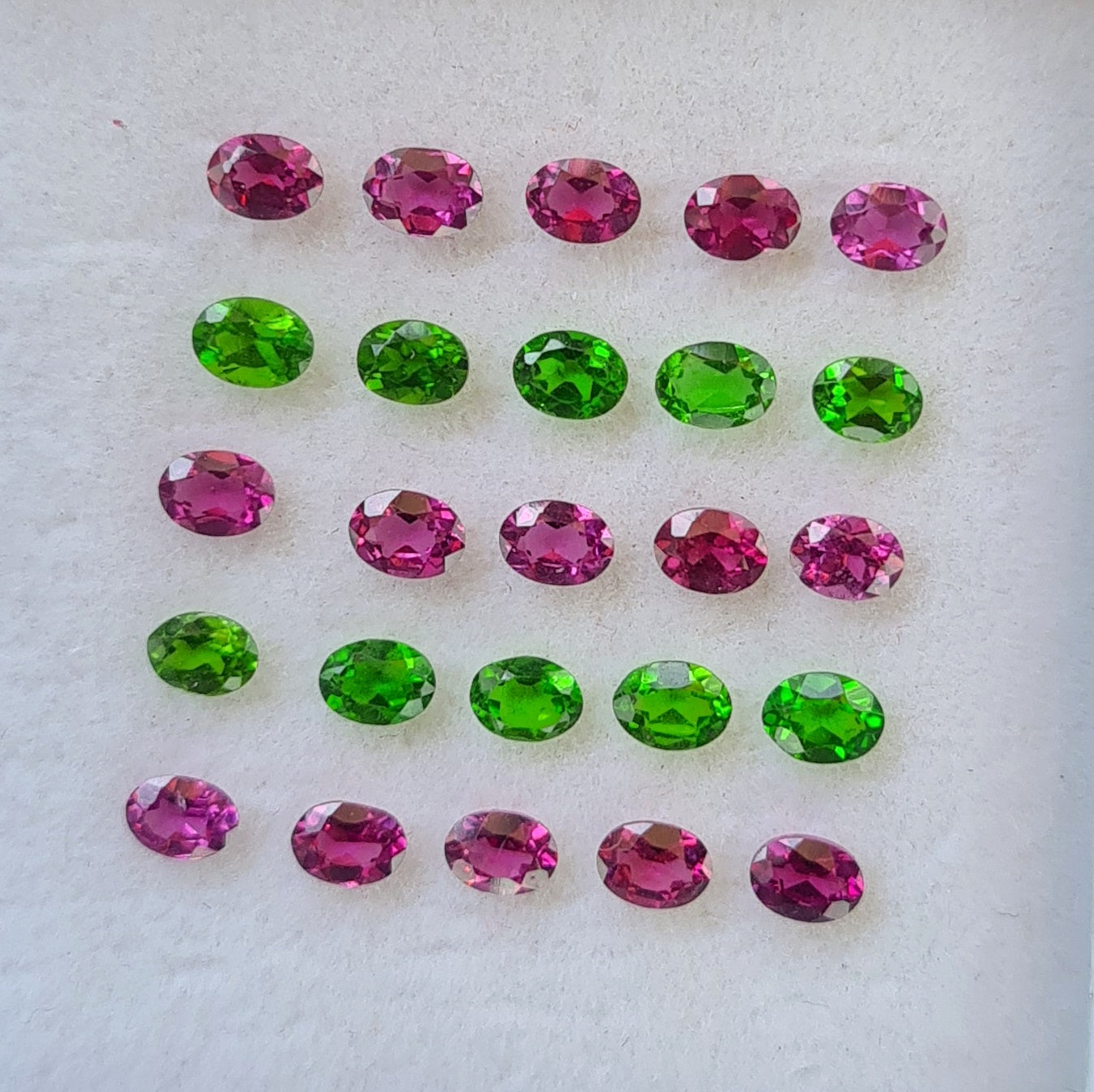 25 Pieces Natural Garnet Faceted Green and Pink Oval Shape , Size: 4x3mm - The LabradoriteKing