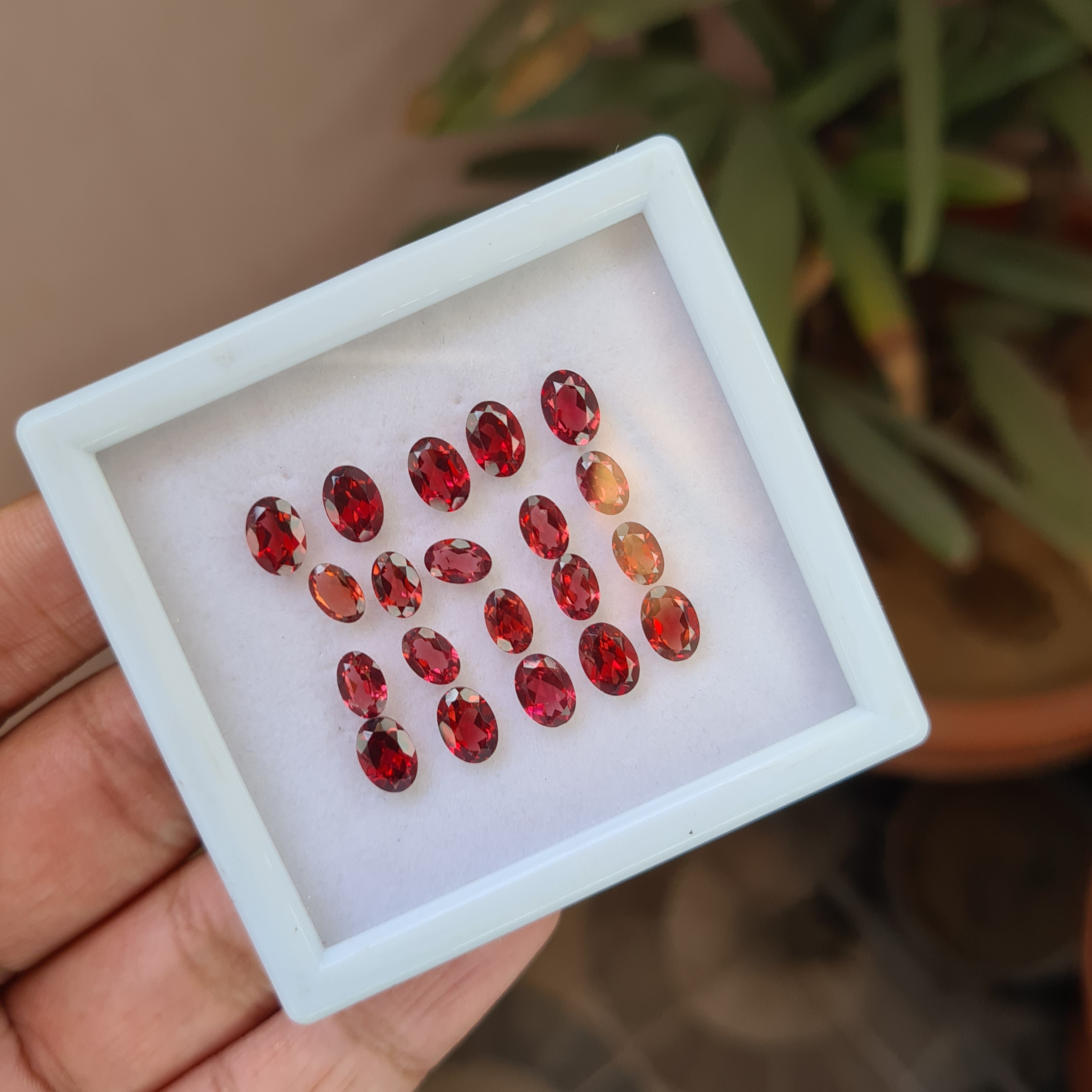 20 Pieces Natural Garnet Faceted Gemstones Oval Shape , Size: 6-7mm - The LabradoriteKing