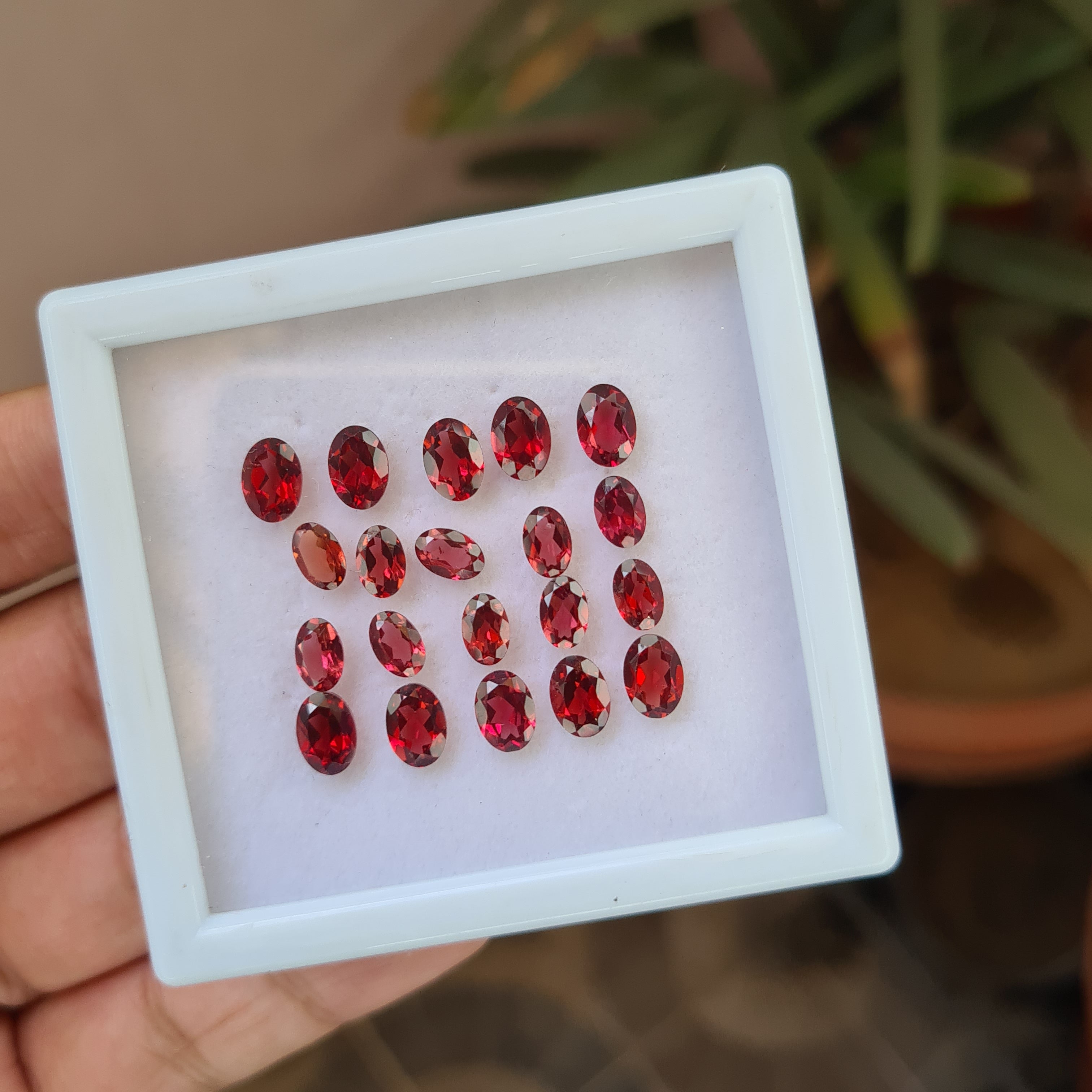 20 Pieces Natural Garnet Faceted Gemstones Oval Shape , Size: 6-7mm - The LabradoriteKing