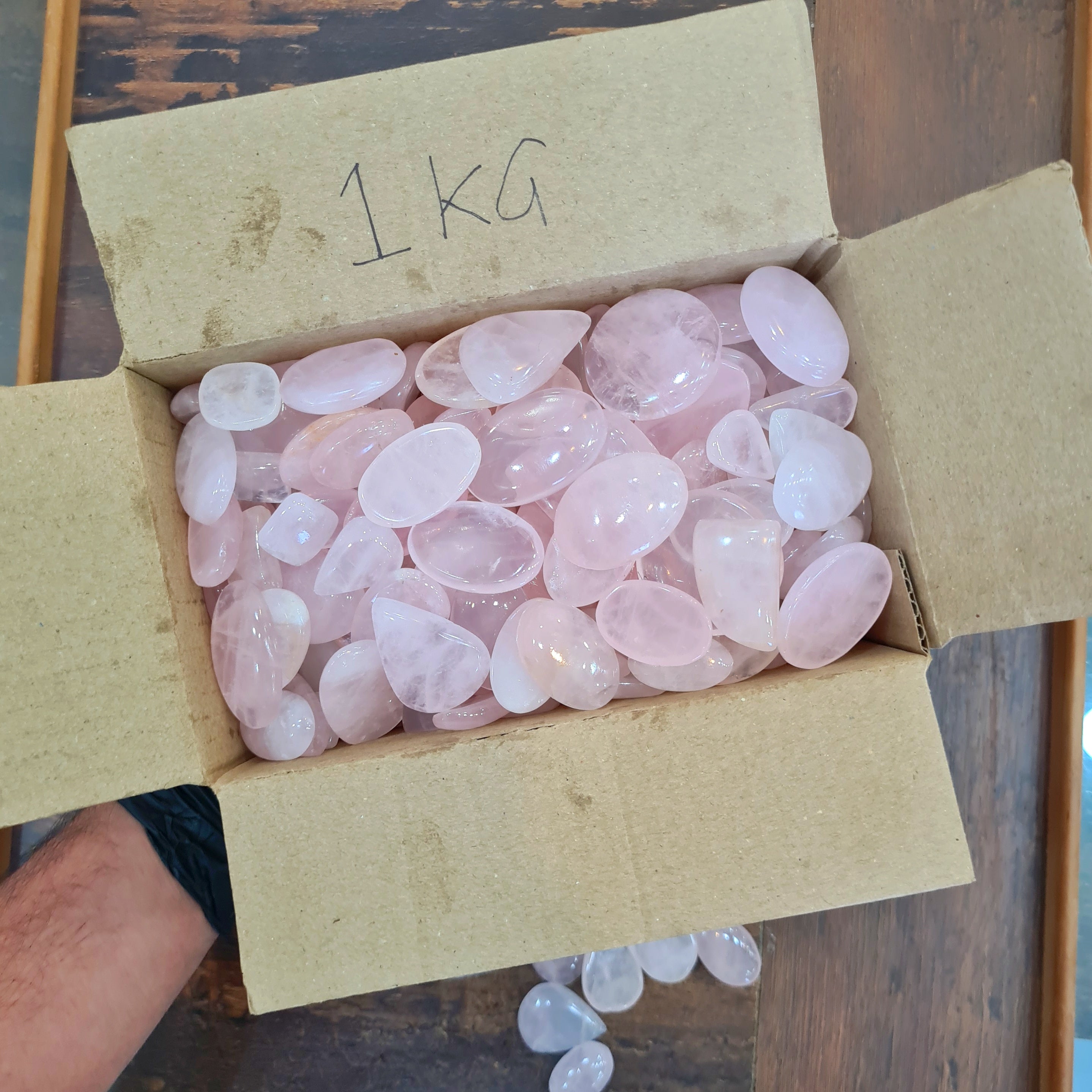 1KG of  Natural Rose Quartz Cabochon Uncoated Mix Shape | 1 to 4 Inches - The LabradoriteKing