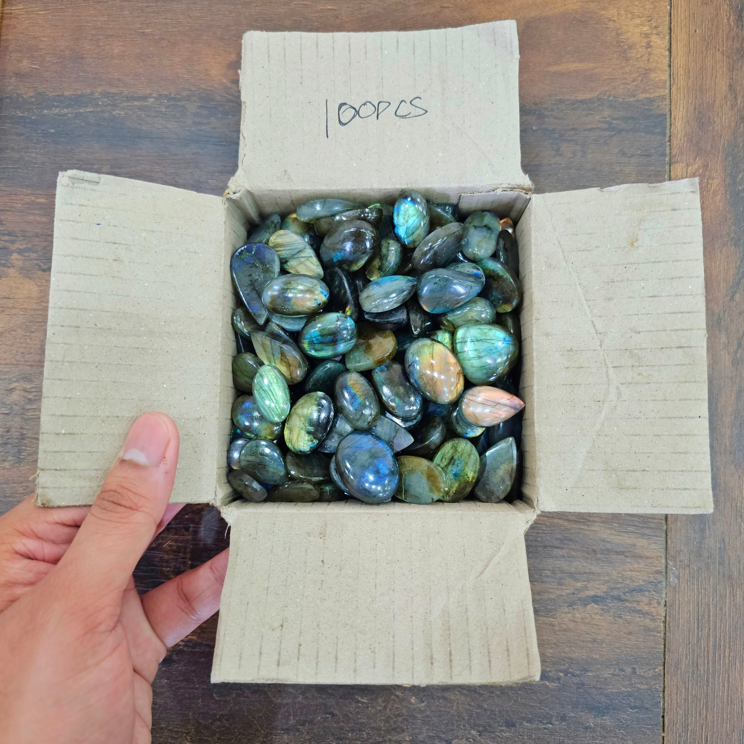 100 Pcs of Labradorite Cabochon | 15mm to 25mm | Flash in all Pieces - The LabradoriteKing