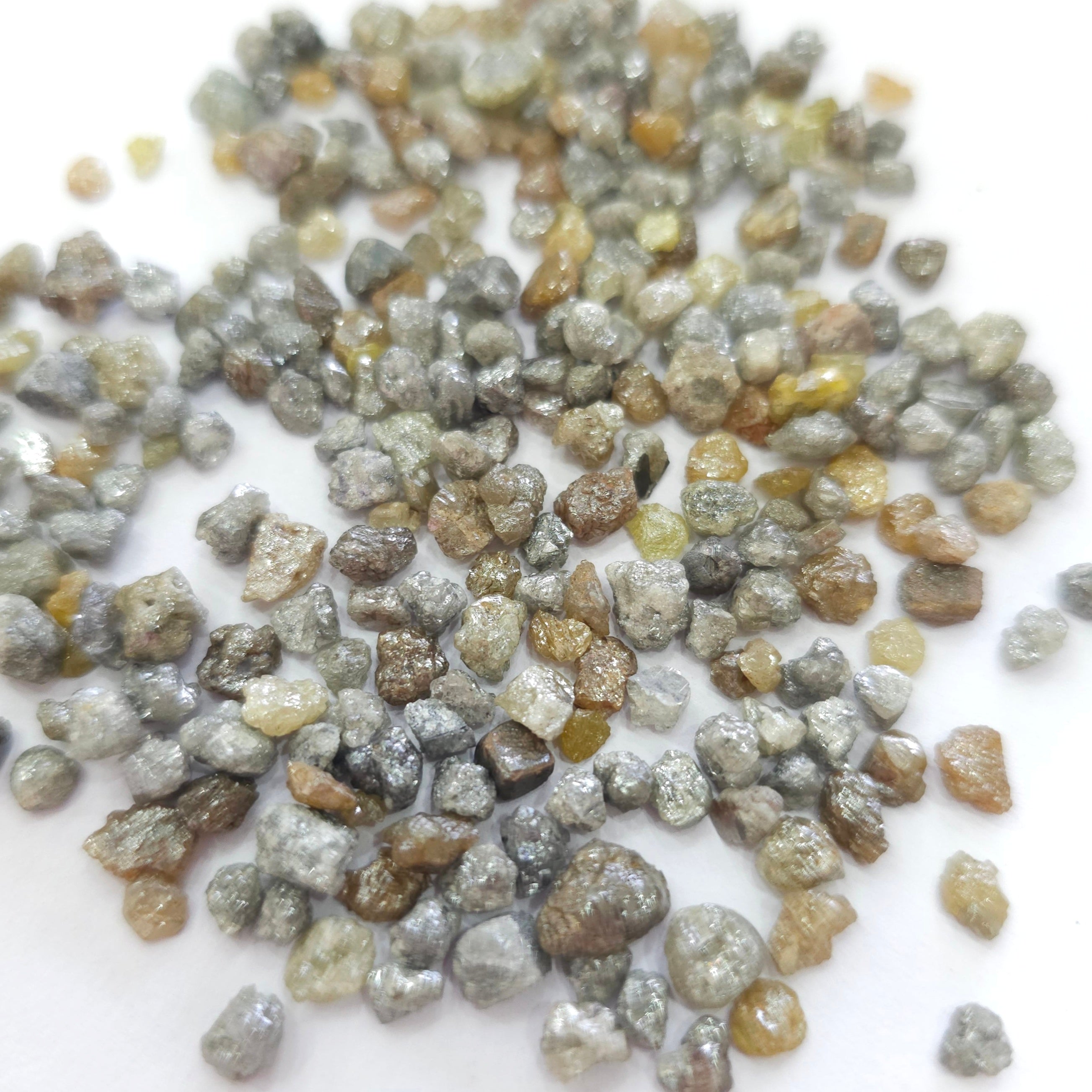 20 Pcs of Diamonds Salt and pepper raw roughs | 4-6mm - The LabradoriteKing