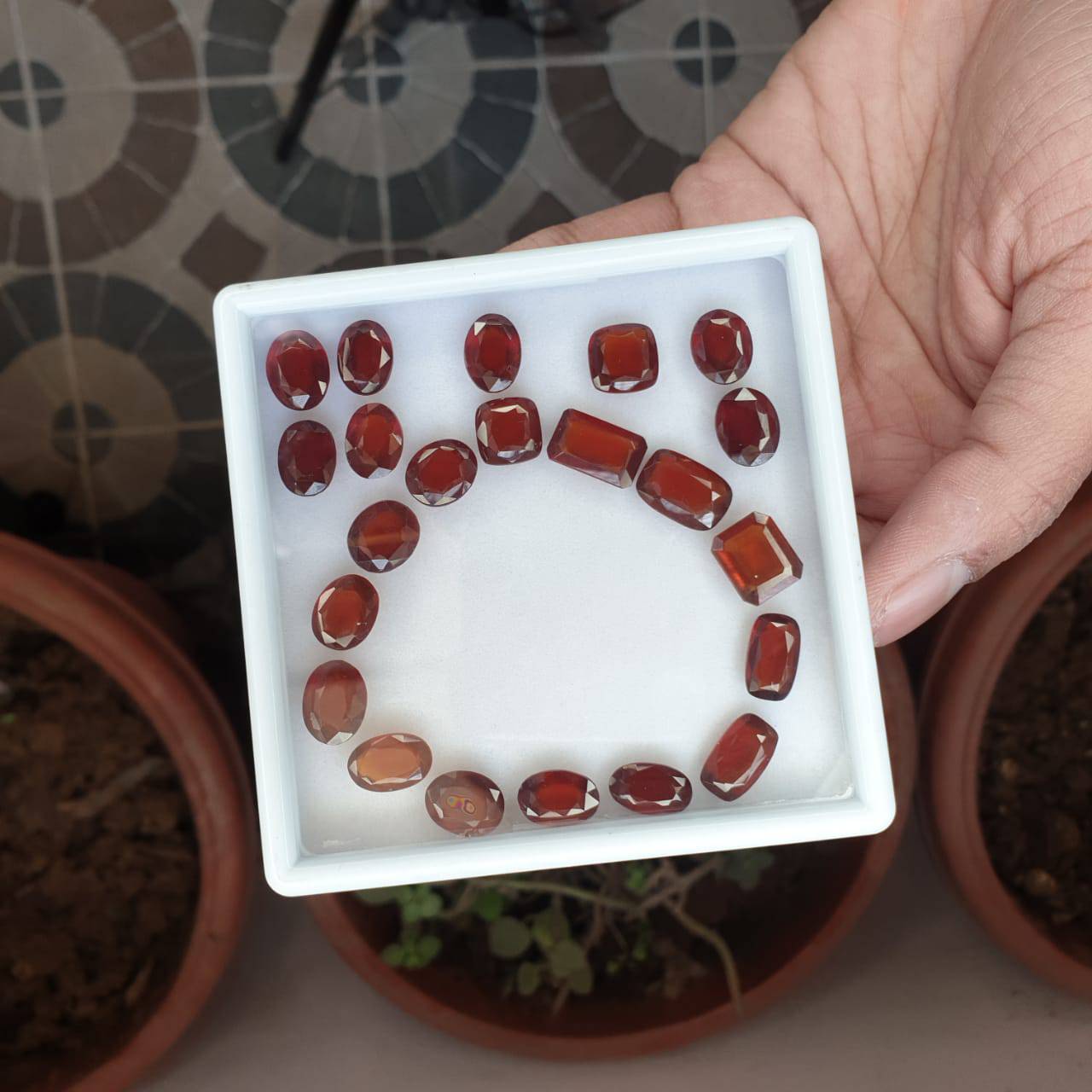 🔥 22 Pcs Natural Garnet Faceted Gemstones | Mix shape, Size: 11-14mm - The LabradoriteKing