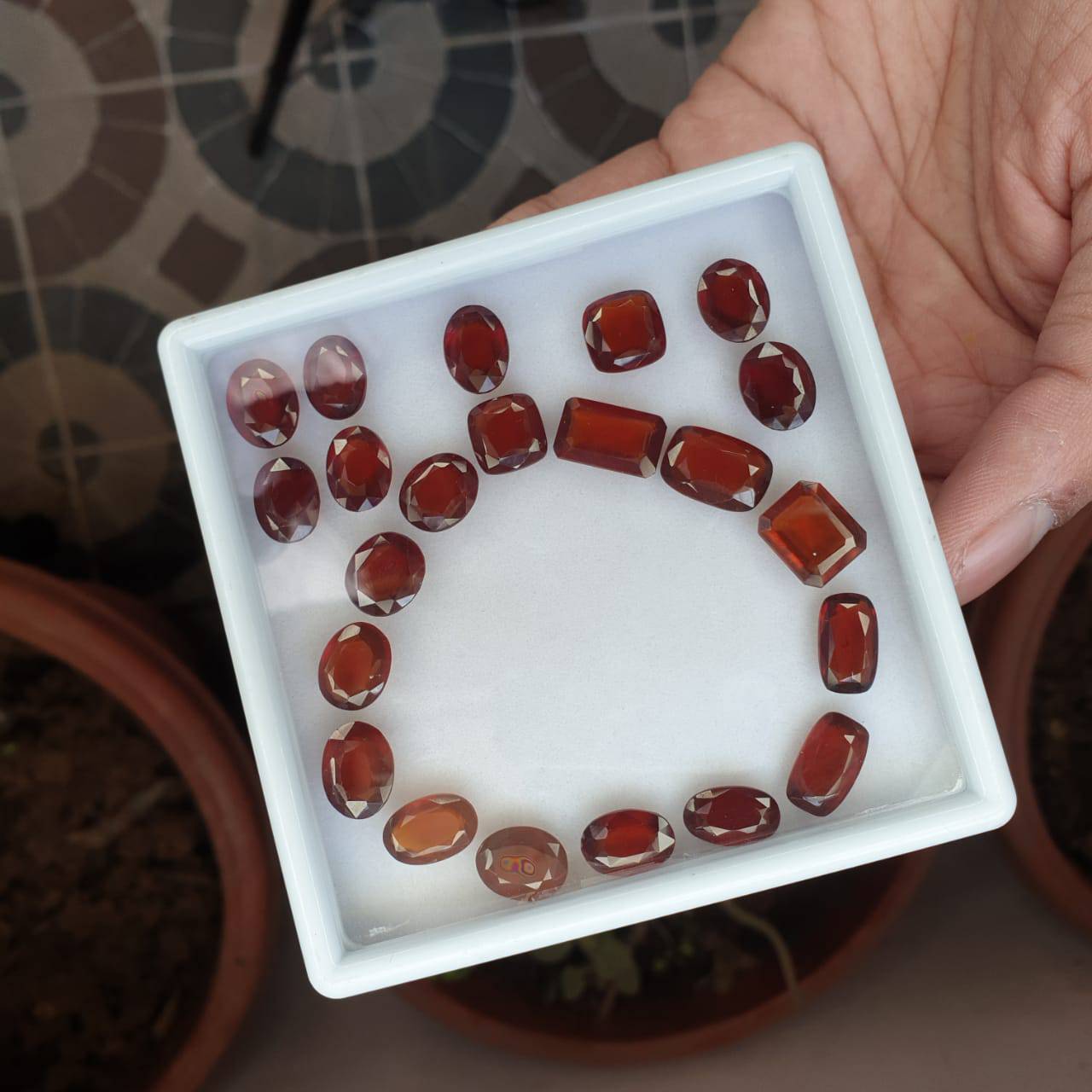 🔥 22 Pcs Natural Garnet Faceted Gemstones | Mix shape, Size: 11-14mm - The LabradoriteKing