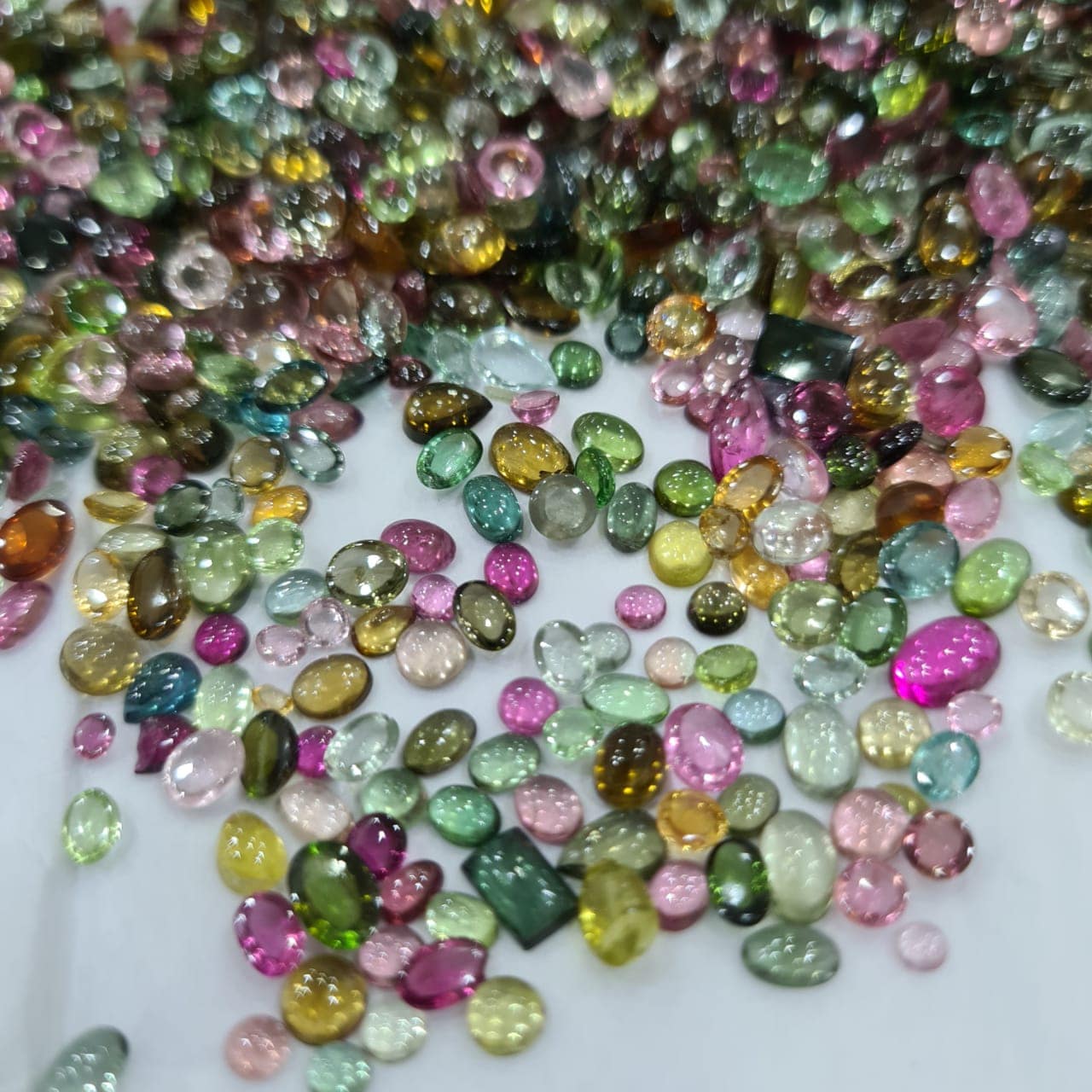 25 Cts of Tourmalines Cabochon Lot | Approx 100pcs - The LabradoriteKing