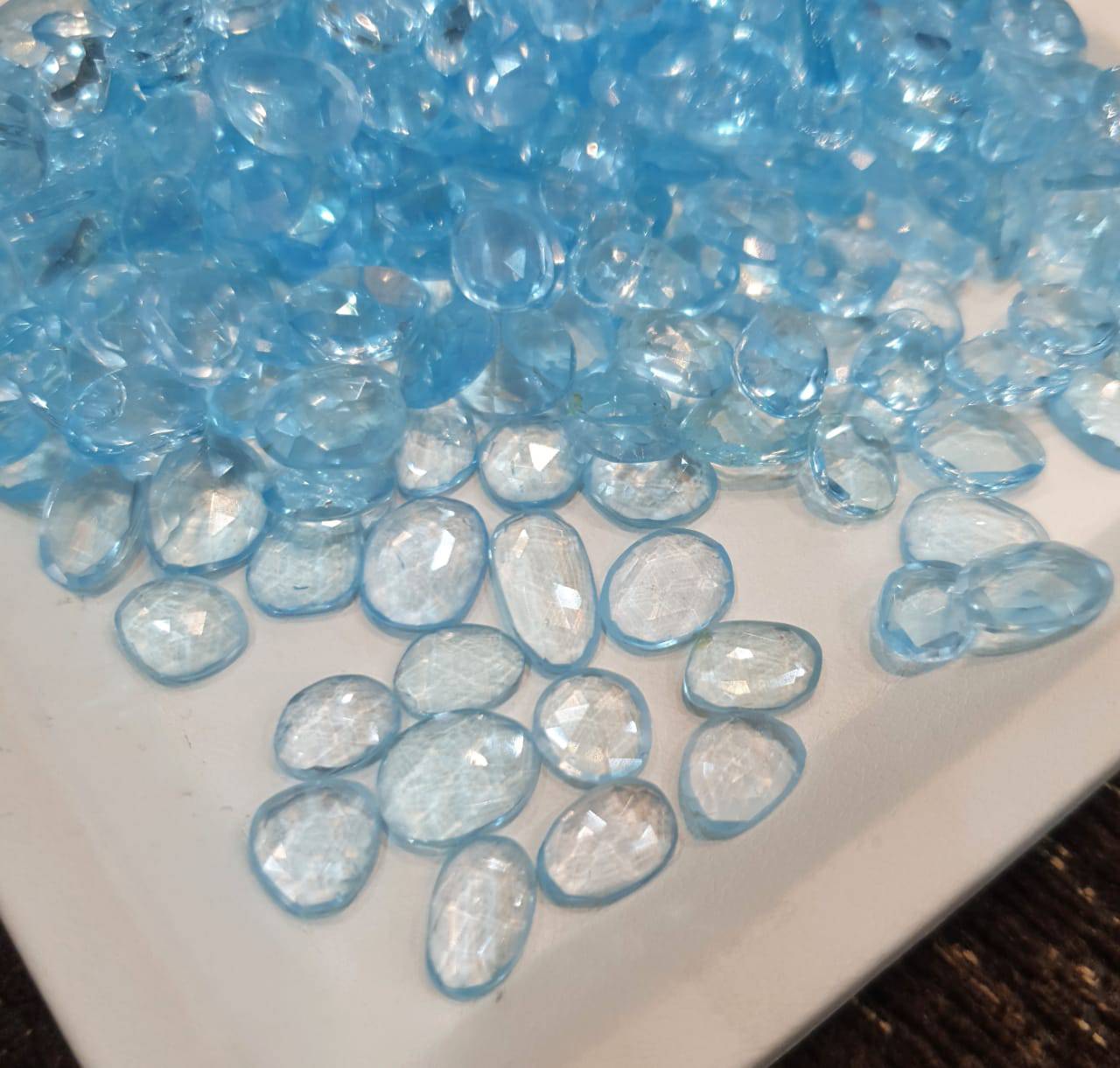 25 Pcs Blue Topaz Rosecuts | 7-15mm Size | Flat Back Rosecuts - The LabradoriteKing