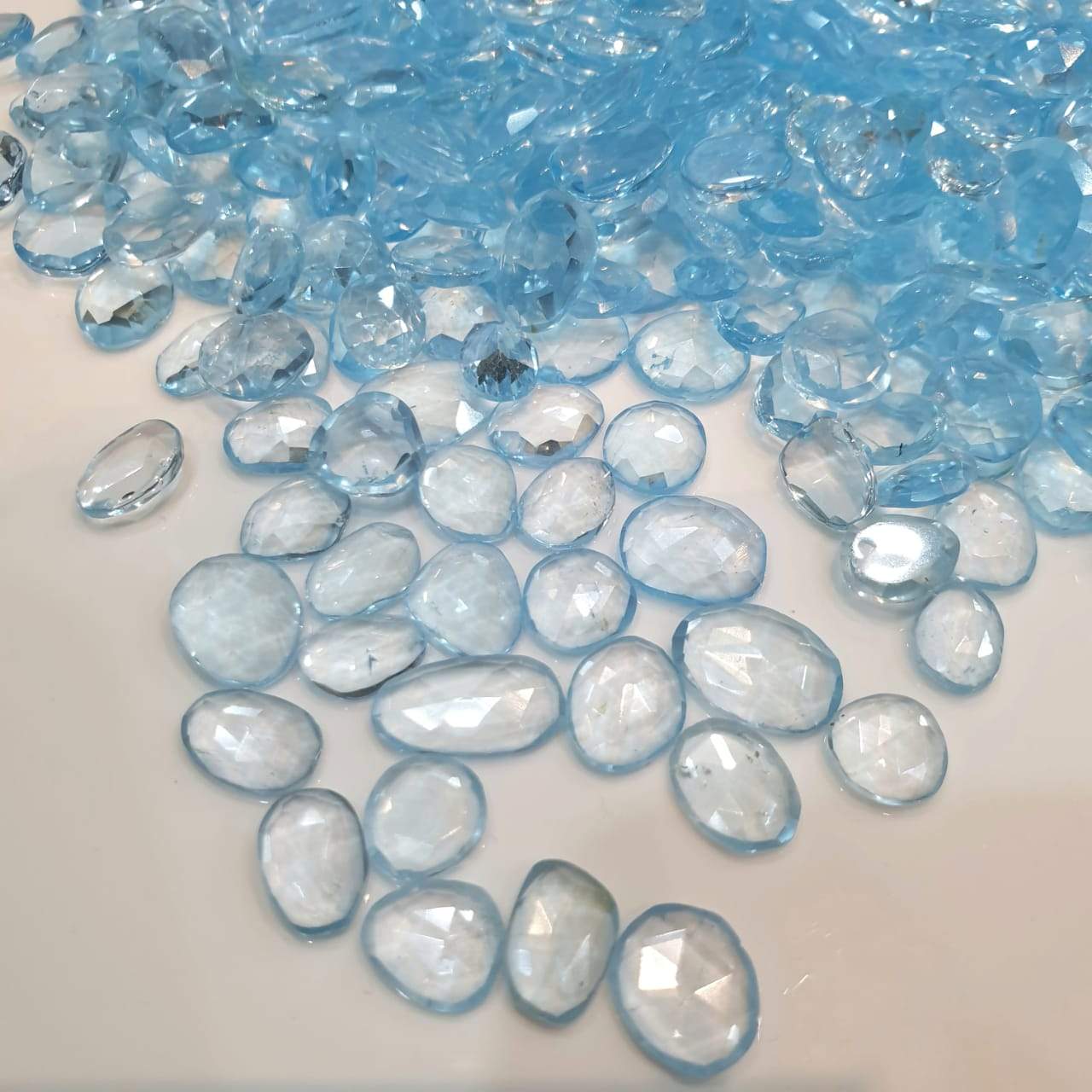 25 Pcs Blue Topaz Rosecuts | 7-15mm Size | Flat Back Rosecuts - The LabradoriteKing