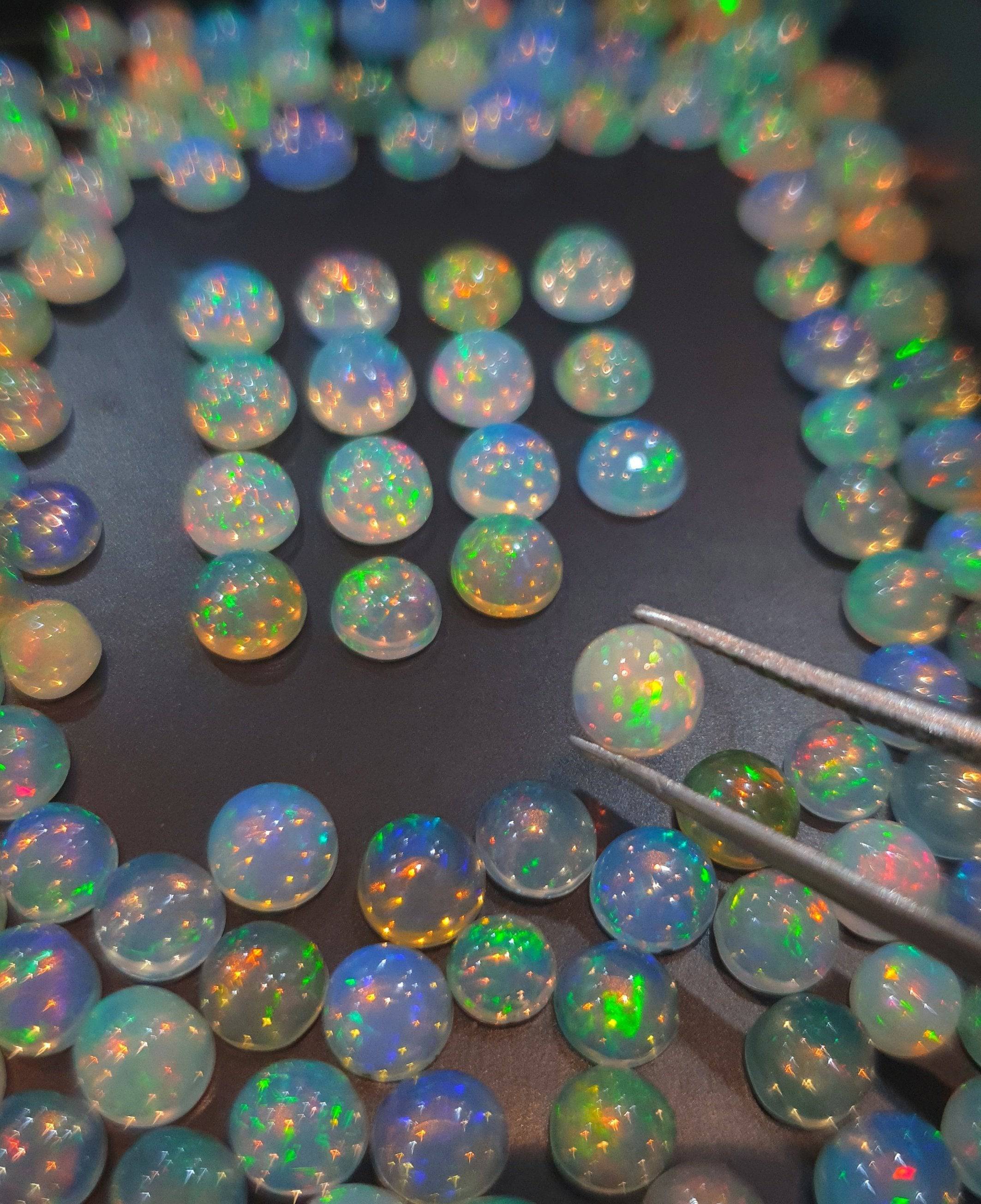 25 Pcs Natural Fire Opals Cabochons 4mm Rounds - The LabradoriteKing