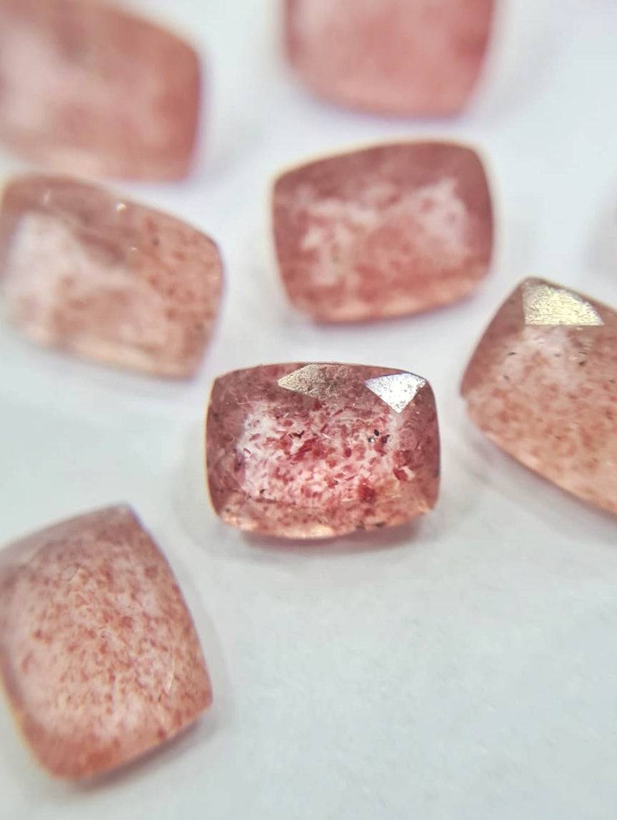 25 Pcs Strawberry Quartz | 6x4mm and  7x5mm - The LabradoriteKing