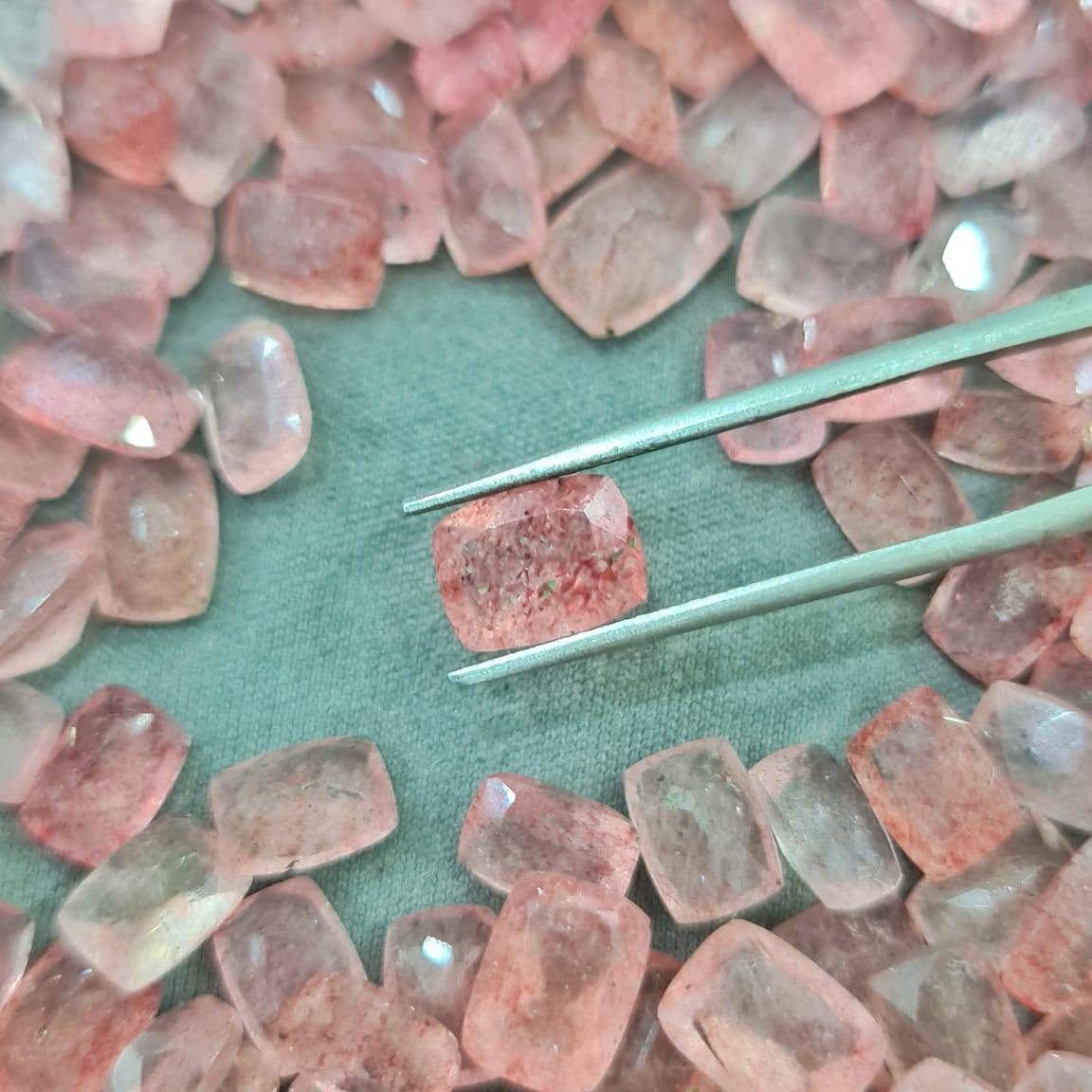 25 Pcs Strawberry Quartz | 6x4mm and  7x5mm - The LabradoriteKing