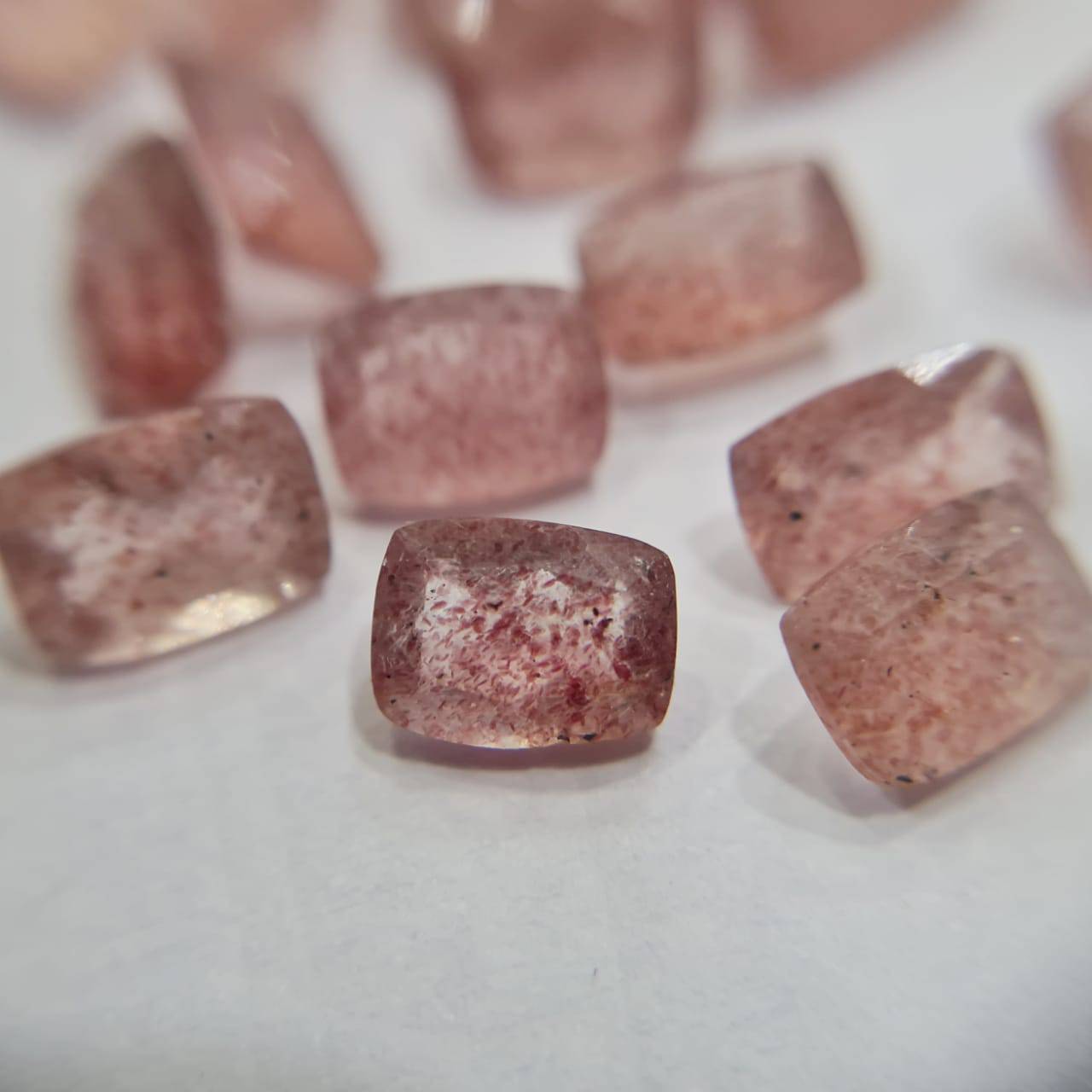 25 Pcs Strawberry Quartz | 6x4mm and  7x5mm - The LabradoriteKing