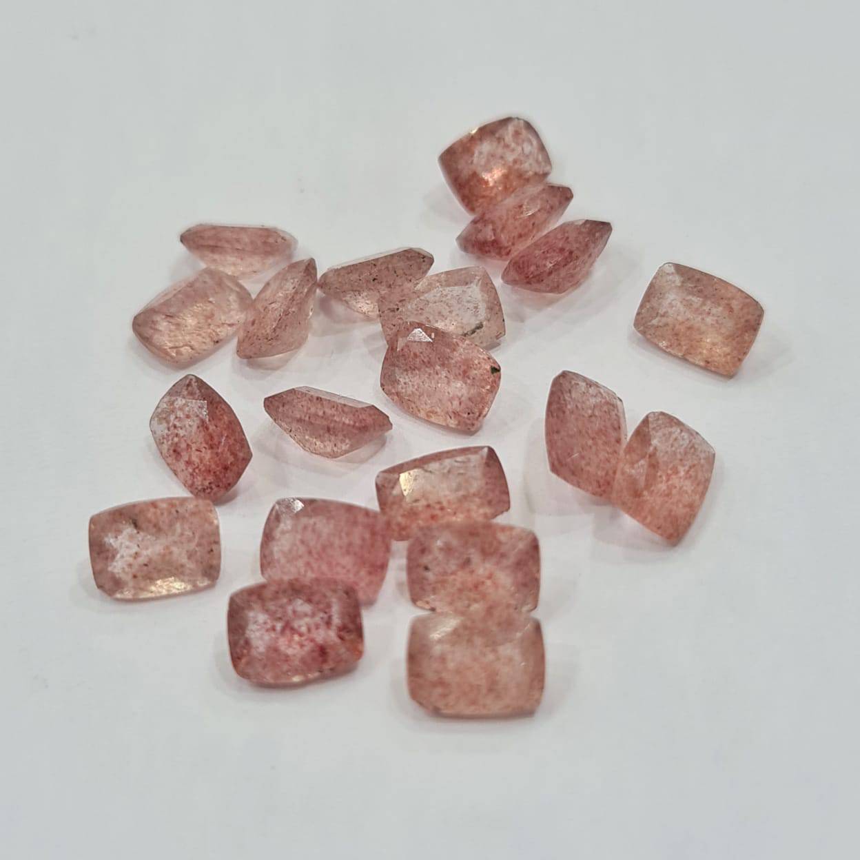 25 Pcs Strawberry Quartz | 6x4mm and  7x5mm - The LabradoriteKing