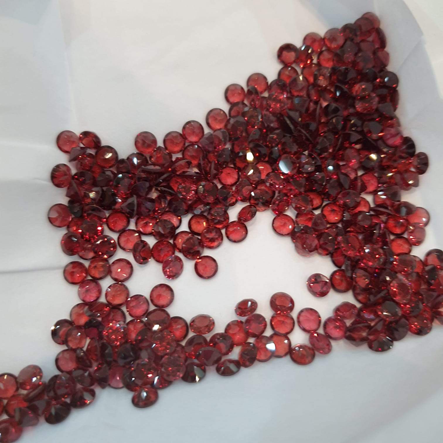 25pcs Top Quality Garnets 5mm Round Briliant Cut - The LabradoriteKing