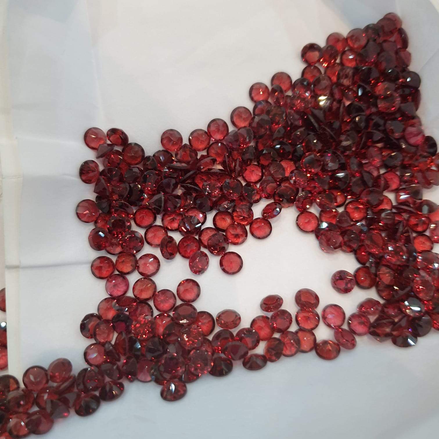 25pcs Top Quality Garnets 5mm Round Briliant Cut - The LabradoriteKing