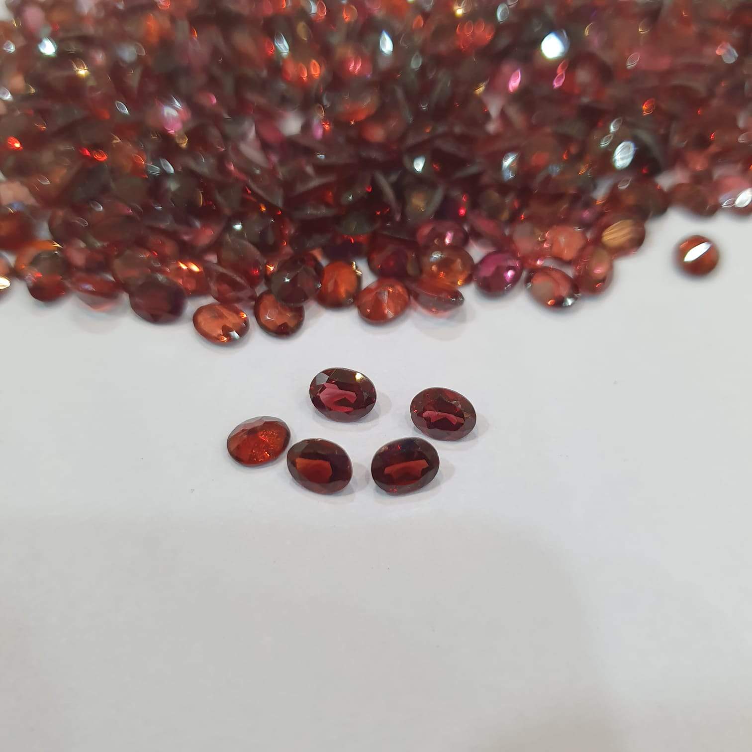 25pcs Top Quality Garnets Ovals 5x4mm Briliant Cut - The LabradoriteKing