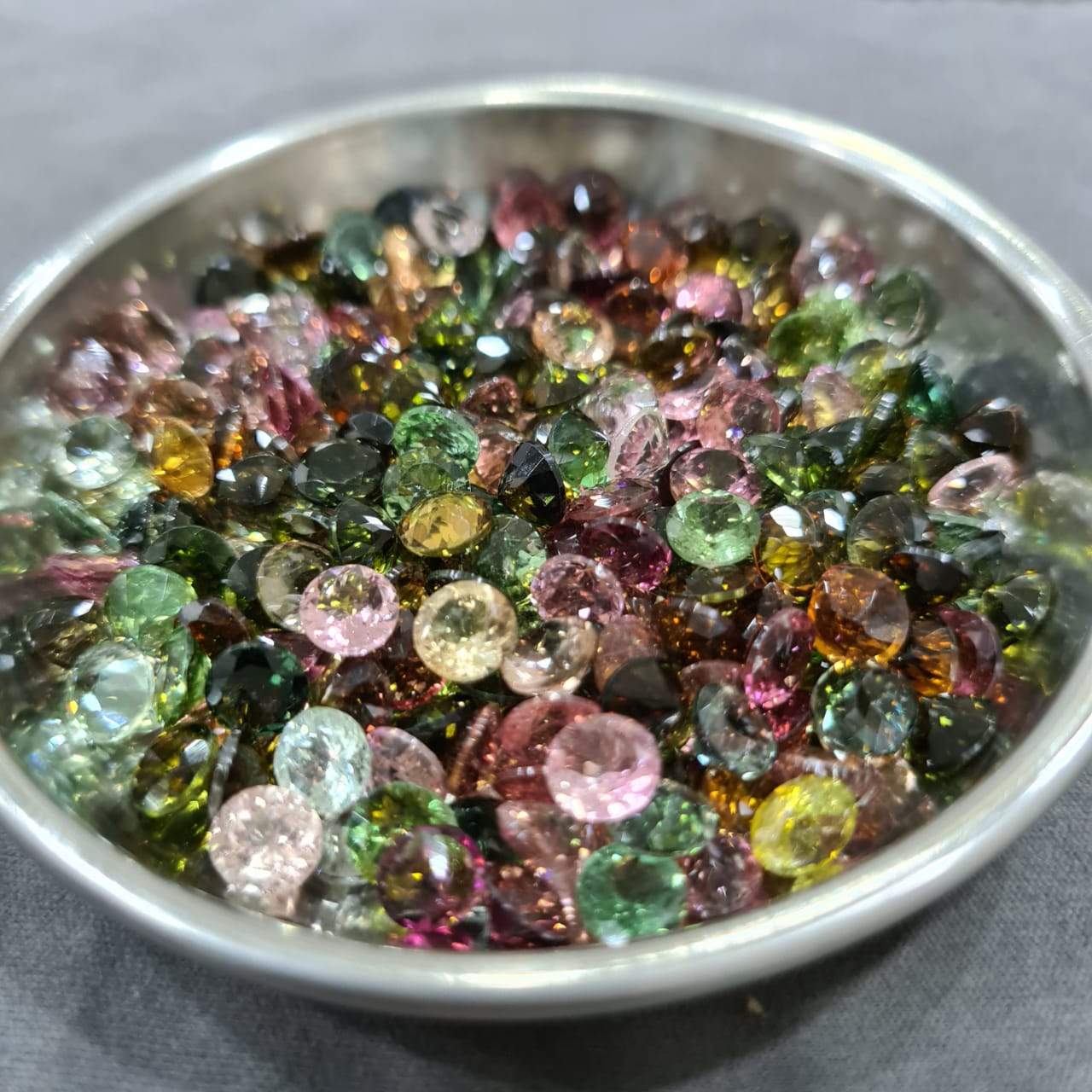 30/20 Pcs Natural Tourmalines Round Cut Multi Colour Random Pic | 3mm 4mm 5mm 6mm - The LabradoriteKing