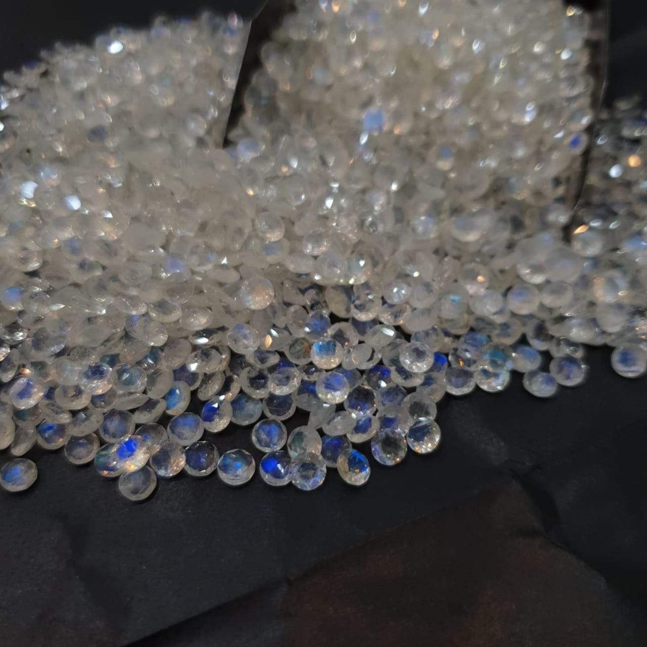 30 Pcs Moonstones Rounds Cut | 4mm Faceted Blue Fire Great Quality - The LabradoriteKing