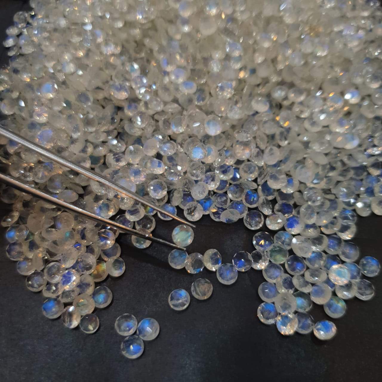 30 Pcs Moonstones Rounds Cut | 4mm Faceted Blue Fire Great Quality - The LabradoriteKing