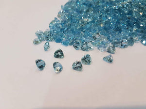 30  Pcs Natural Blue Topaz Trillion 4mm Lot Flawless - The LabradoriteKing