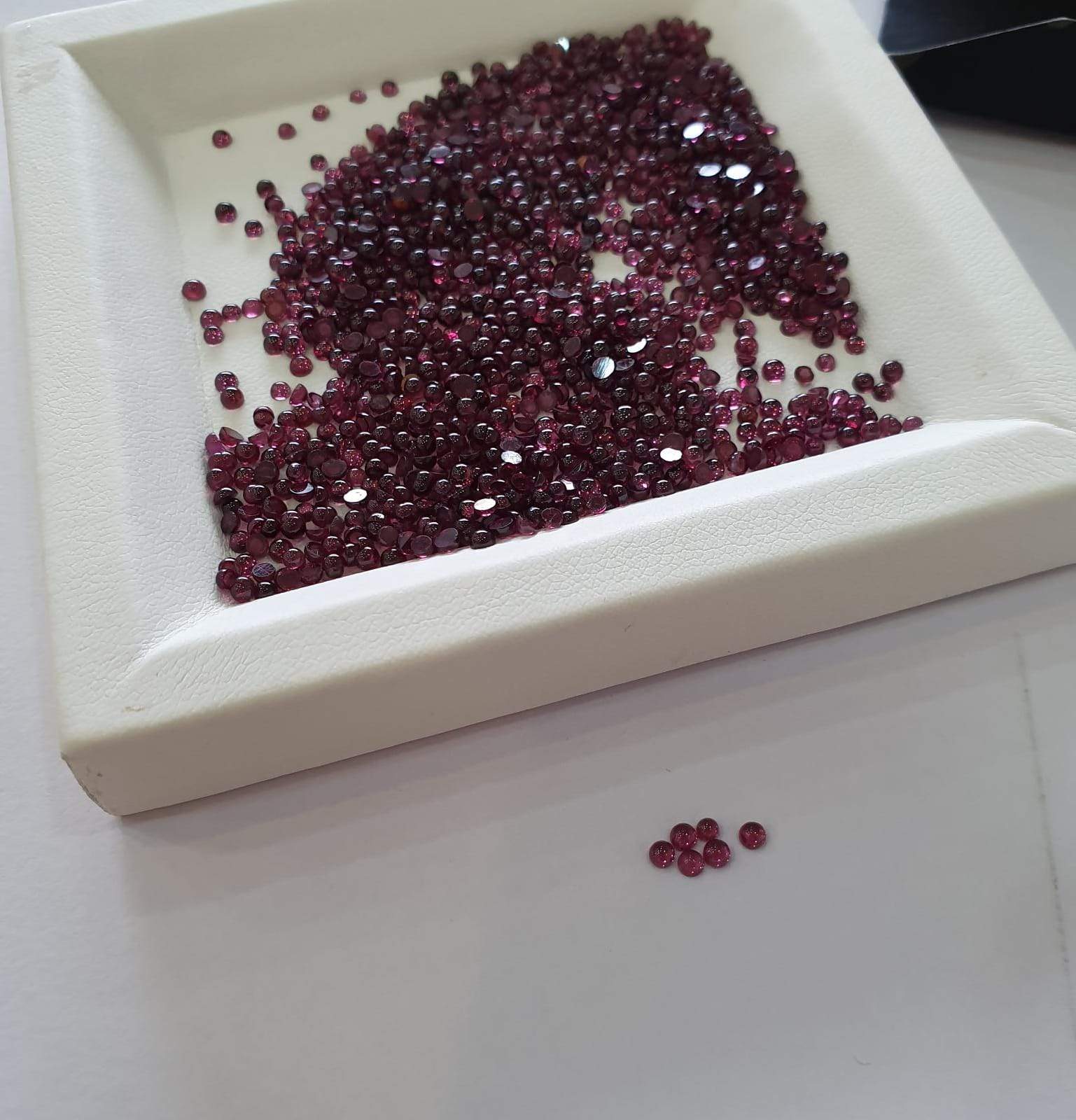 30 Pcs Natural Wine Garnet Cabochon 2-2.5mm Top Quality - The LabradoriteKing