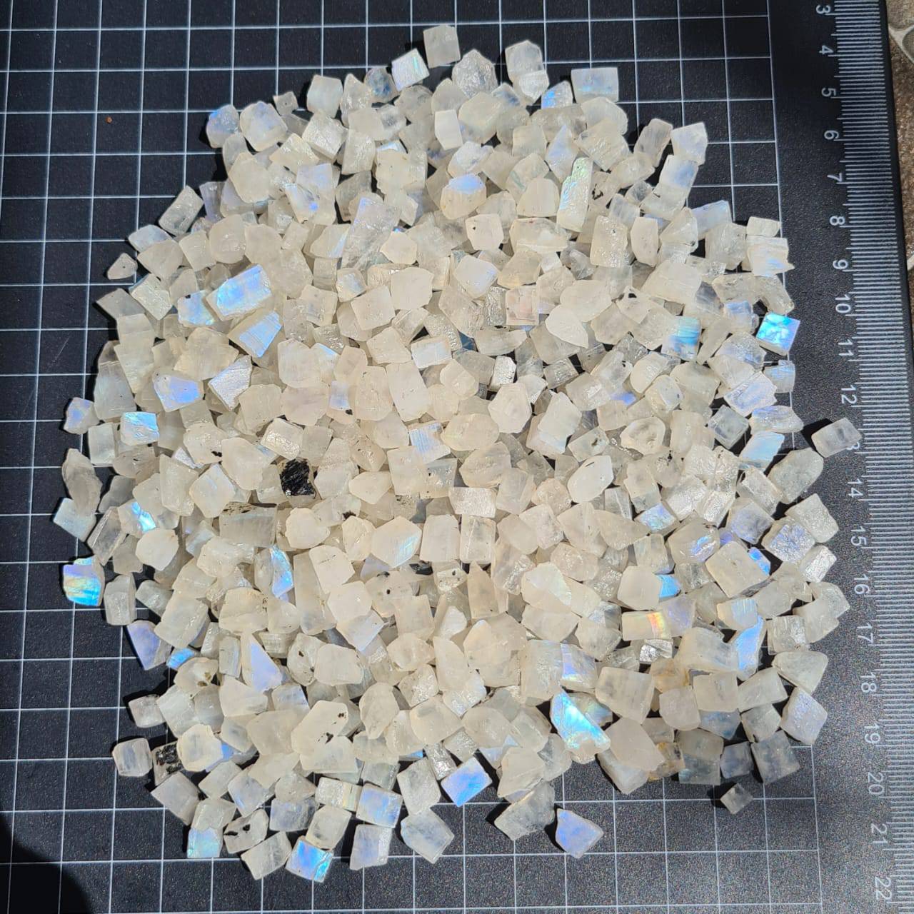 30 Pcs of Rainbow Moonstones Cubes | High quality Blue Fire - The LabradoriteKing