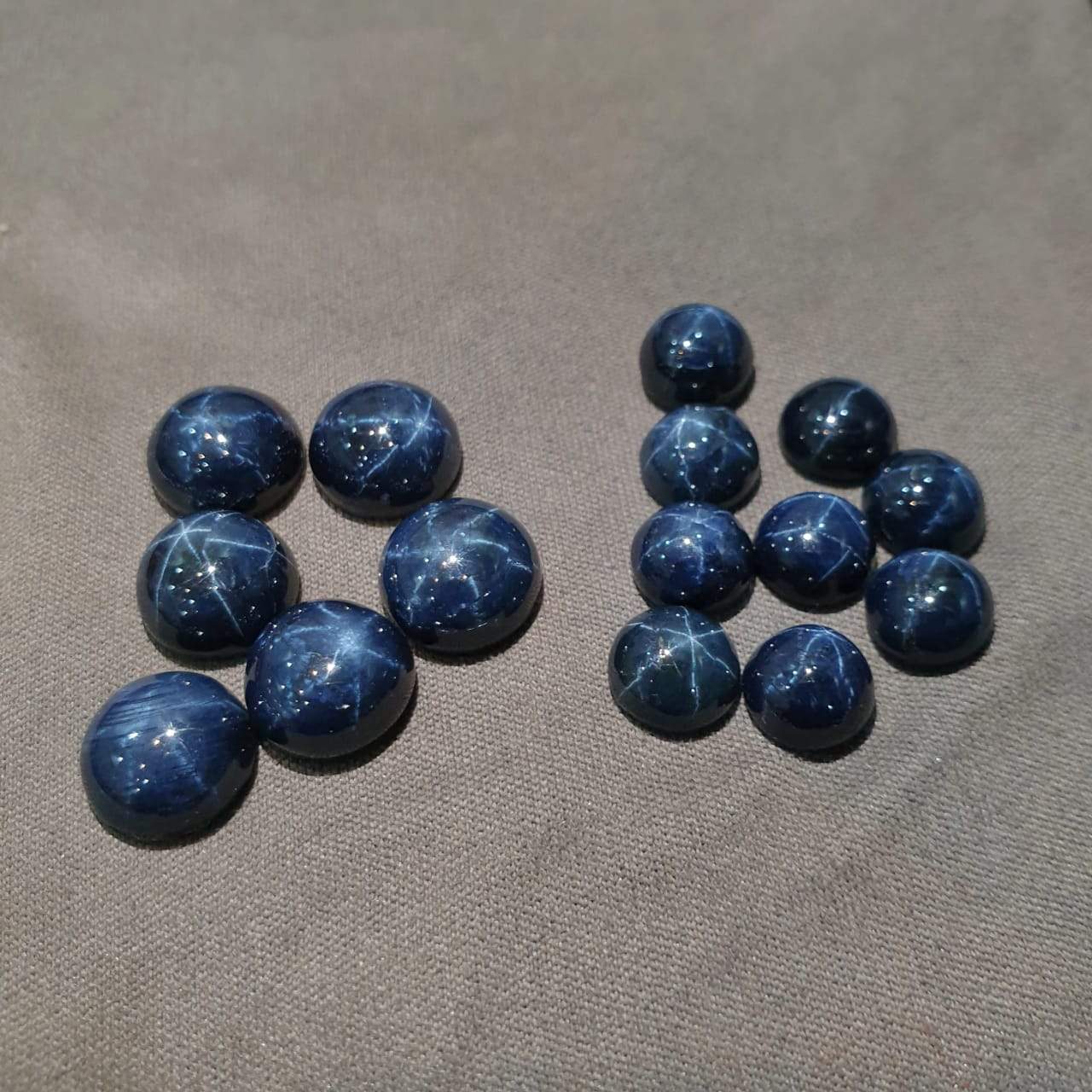 4 Pc Natural Sapphire Stars Rounds | 7mm and 9mm Cabochons - The LabradoriteKing