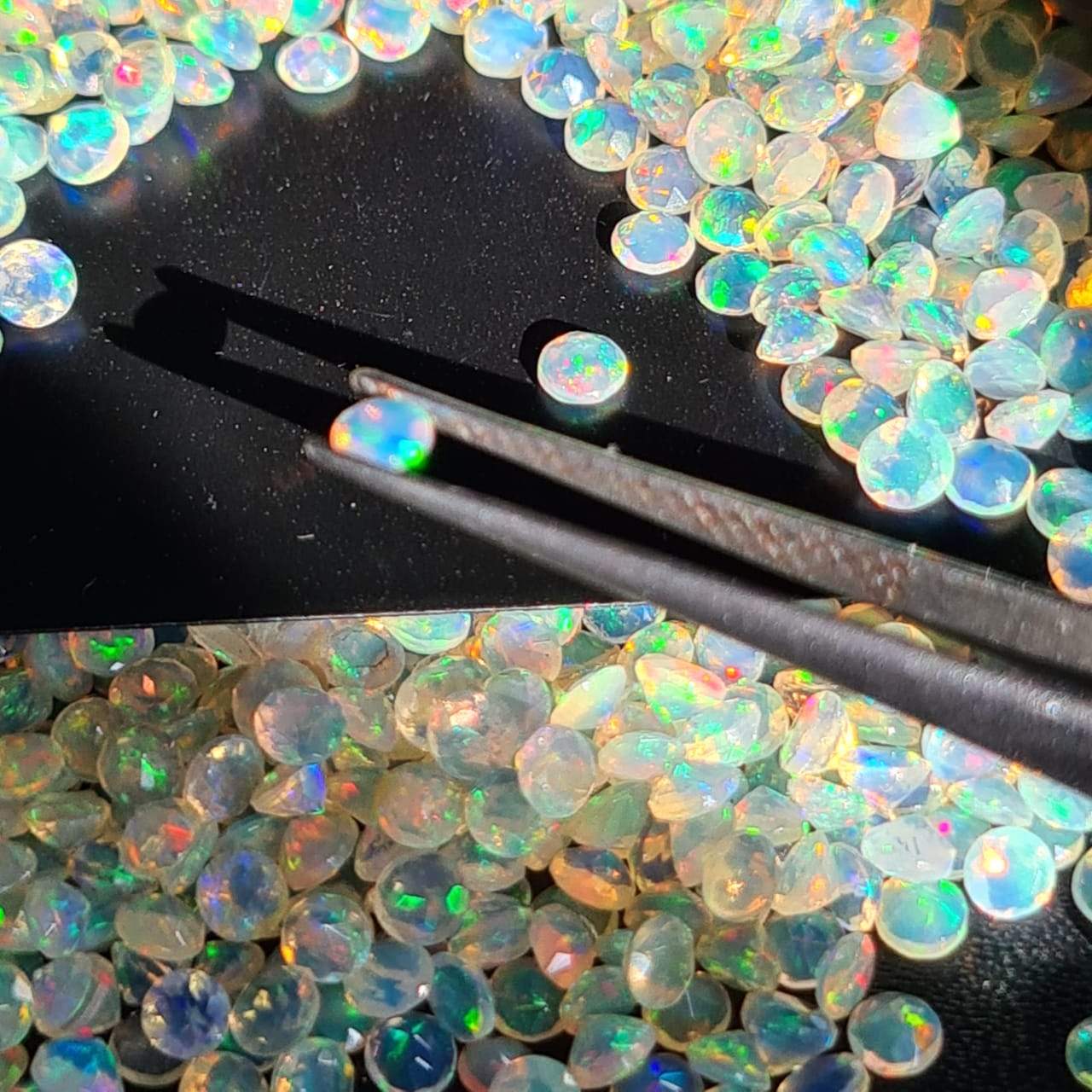 40 Pc Natural Opal Round Cut | 2.5-3mm Double Cut | Brilliant Fire - The LabradoriteKing