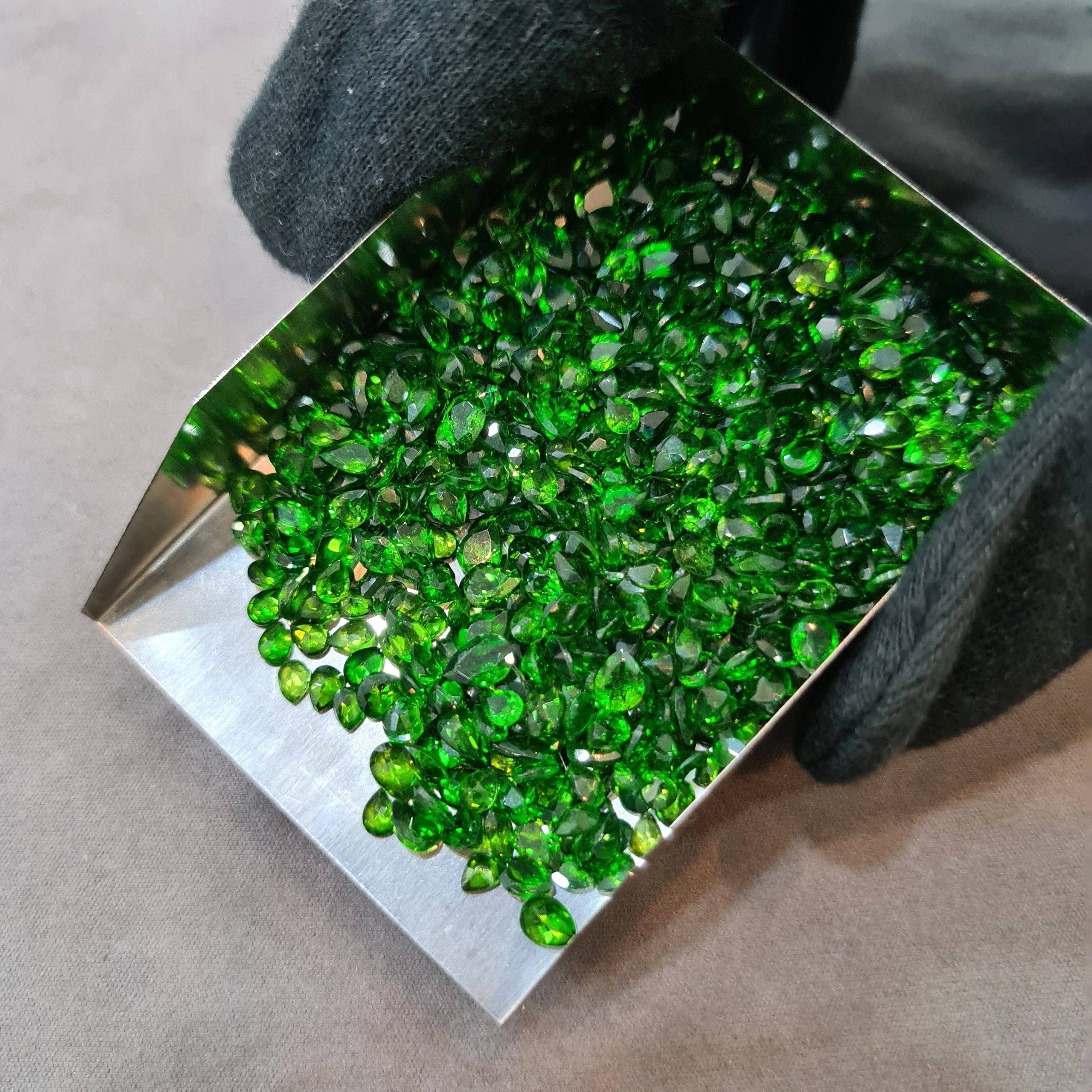 5 Cts of Chrome Diopside Flawless | Pear Shapes 3-5mm - The LabradoriteKing