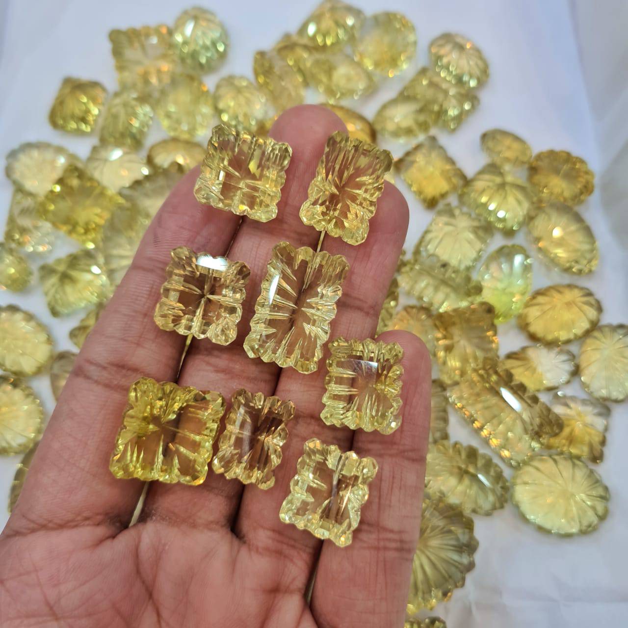 6 Pcs of Yellow Quartz Carved | 20-25mm Good quality - The LabradoriteKing