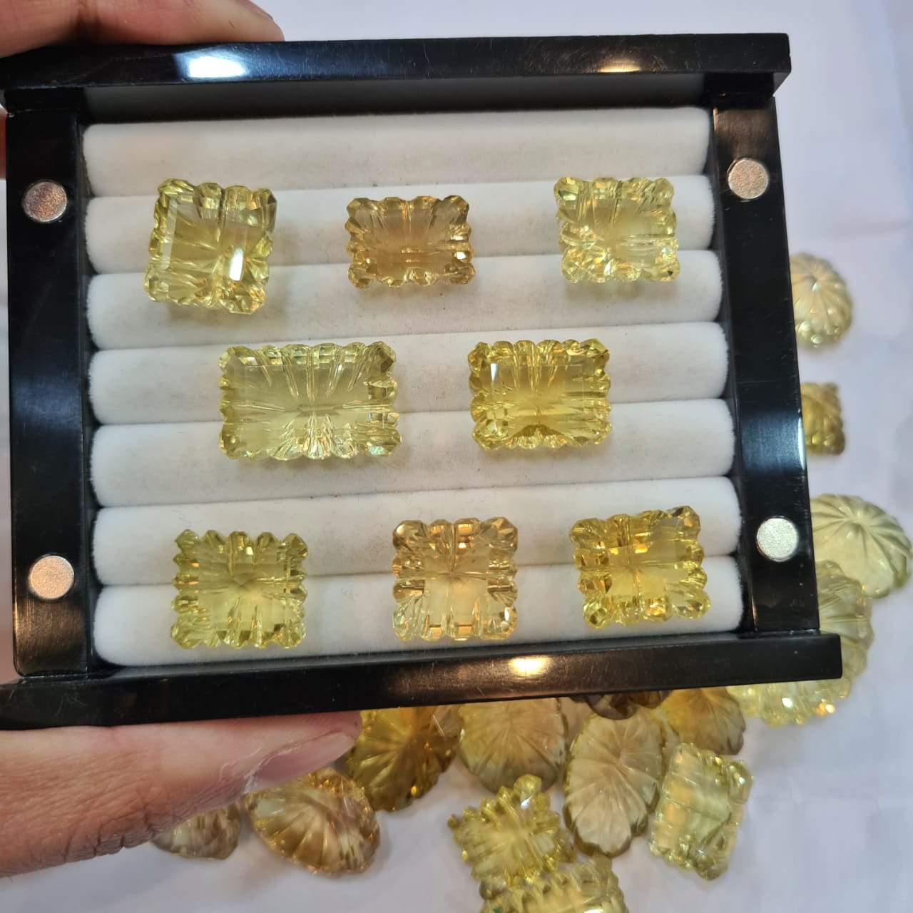 6 Pcs of Yellow Quartz Carved | 20-25mm Good quality - The LabradoriteKing