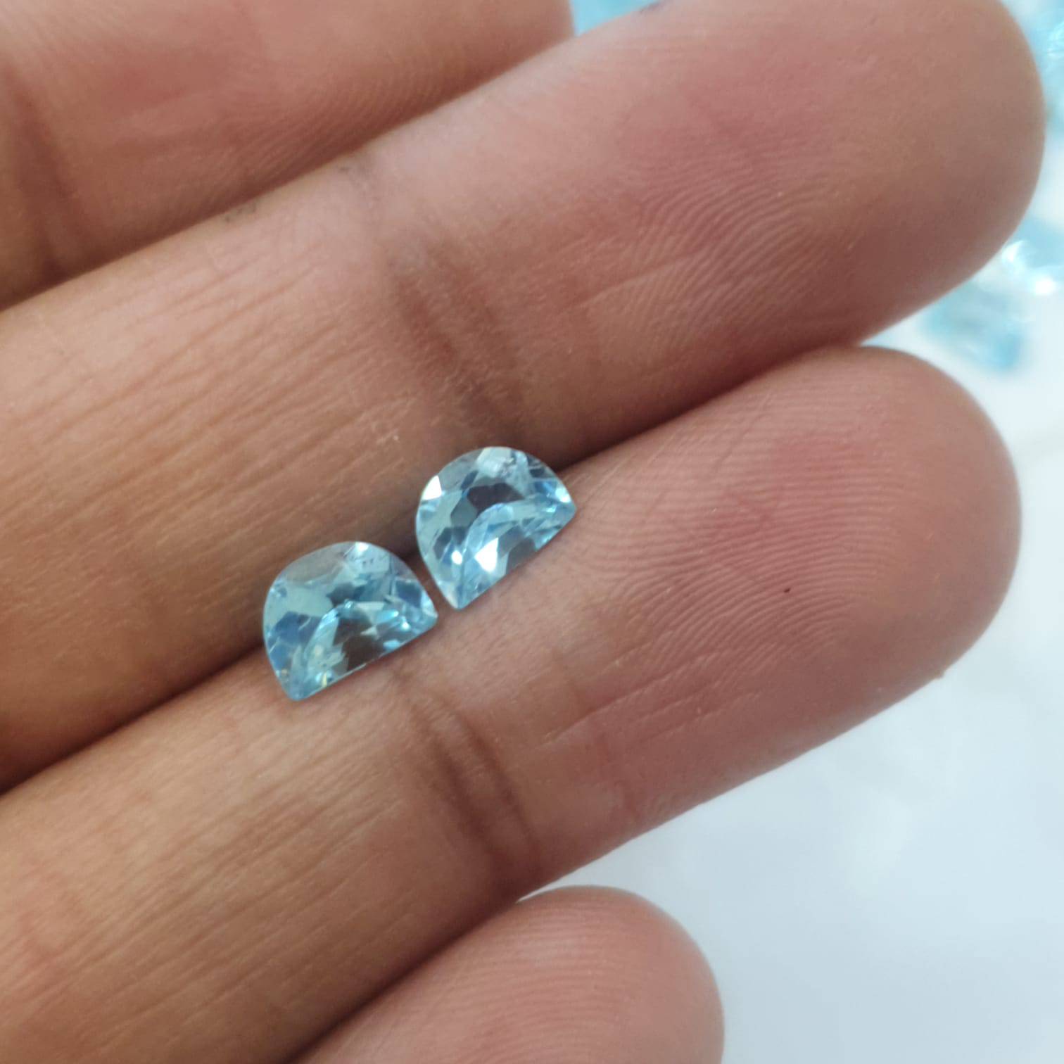 6Pcs of Blue Topaz Half Moon shape 7x5mm Top Quality - The LabradoriteKing