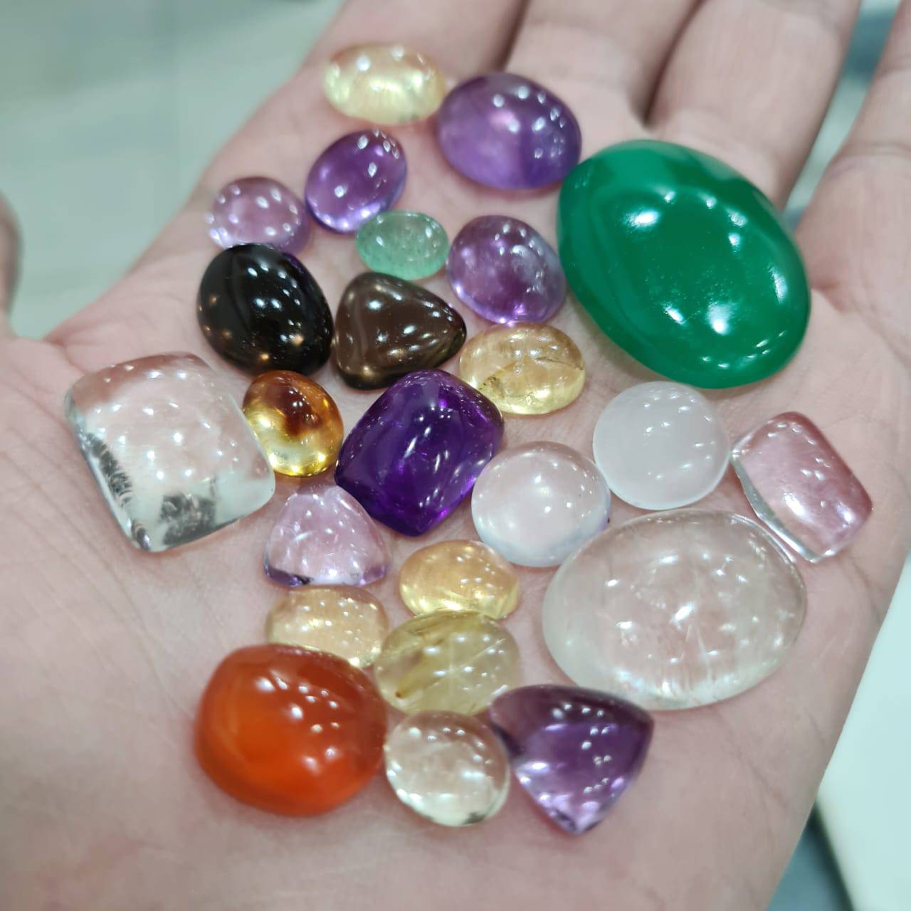 70 Pcs of Natural Gemstone Cabochons Mix - The LabradoriteKing