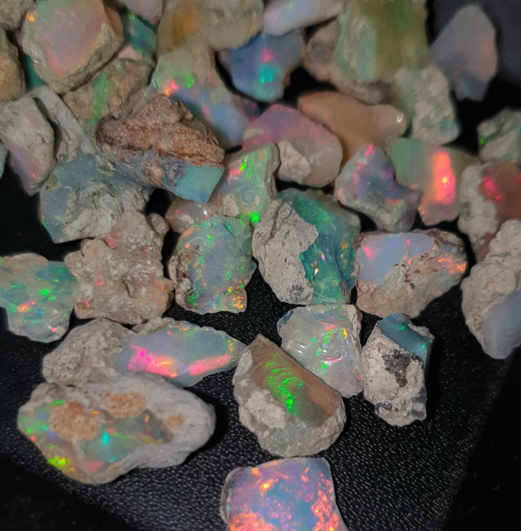 Offer🔥 Welo Opals raw crystals | 8-14mm sizes | 40 Pcs Parcel - The LabradoriteKing
