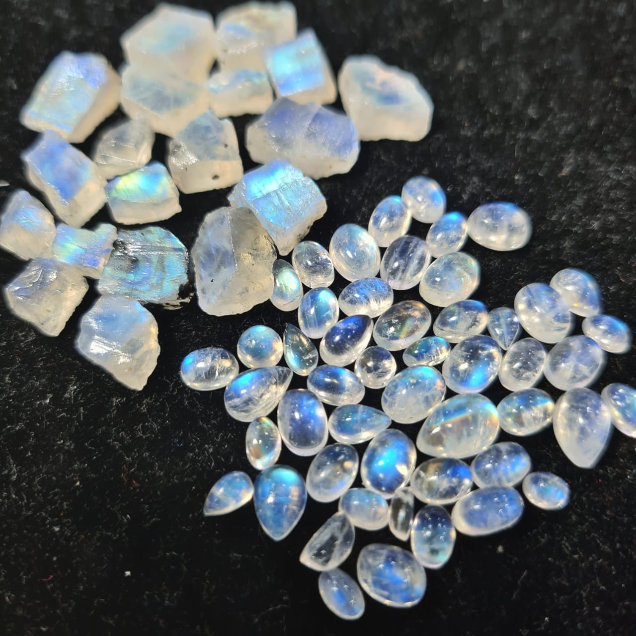 Halloween Week 1: Bundle 60 Pcs of Moonstone Rough and Cabochons - The LabradoriteKing